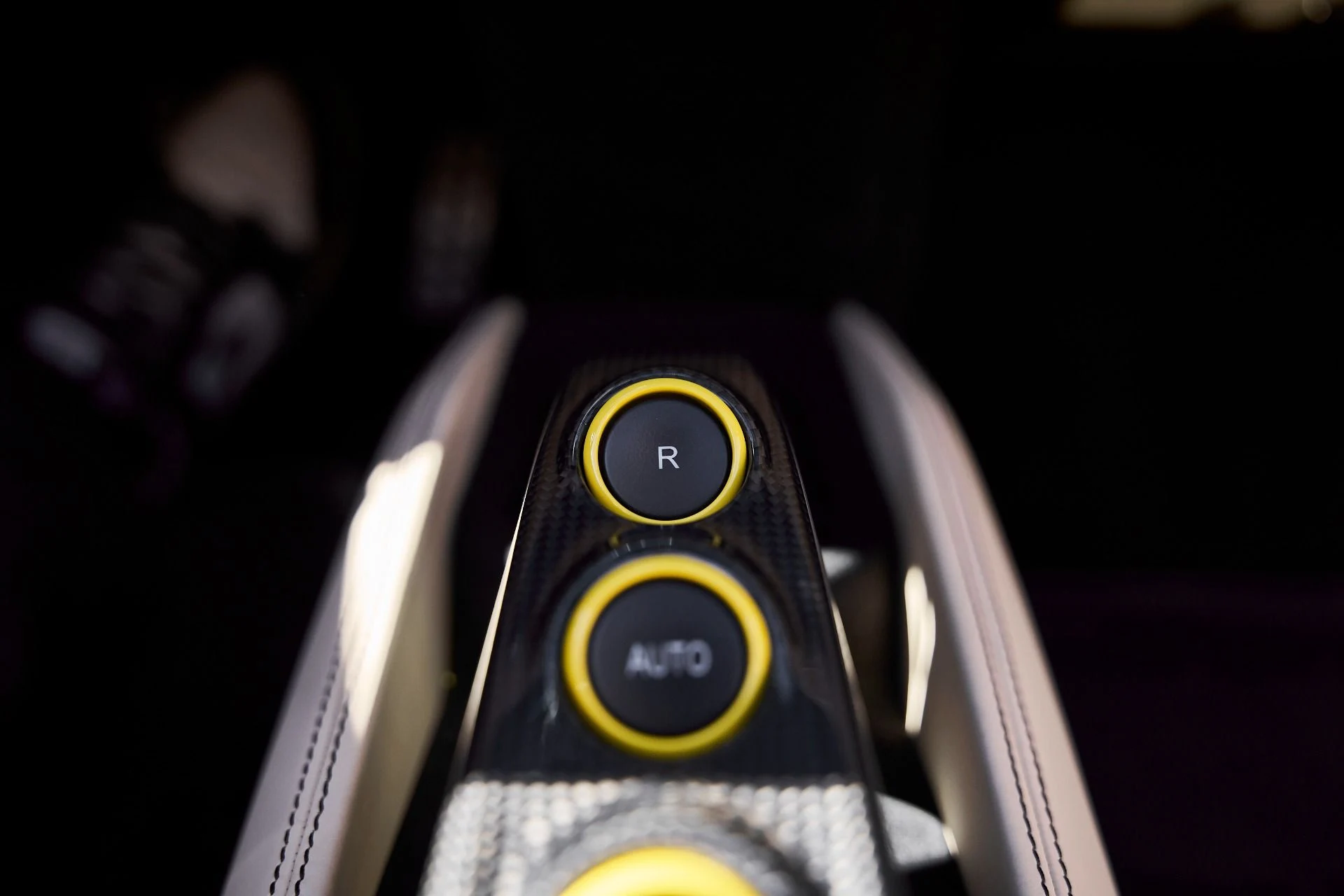 mph067_3669640264_Used_2022_Ferrari_F8_Spider_Base_1768868491_0cf1ec9d8d