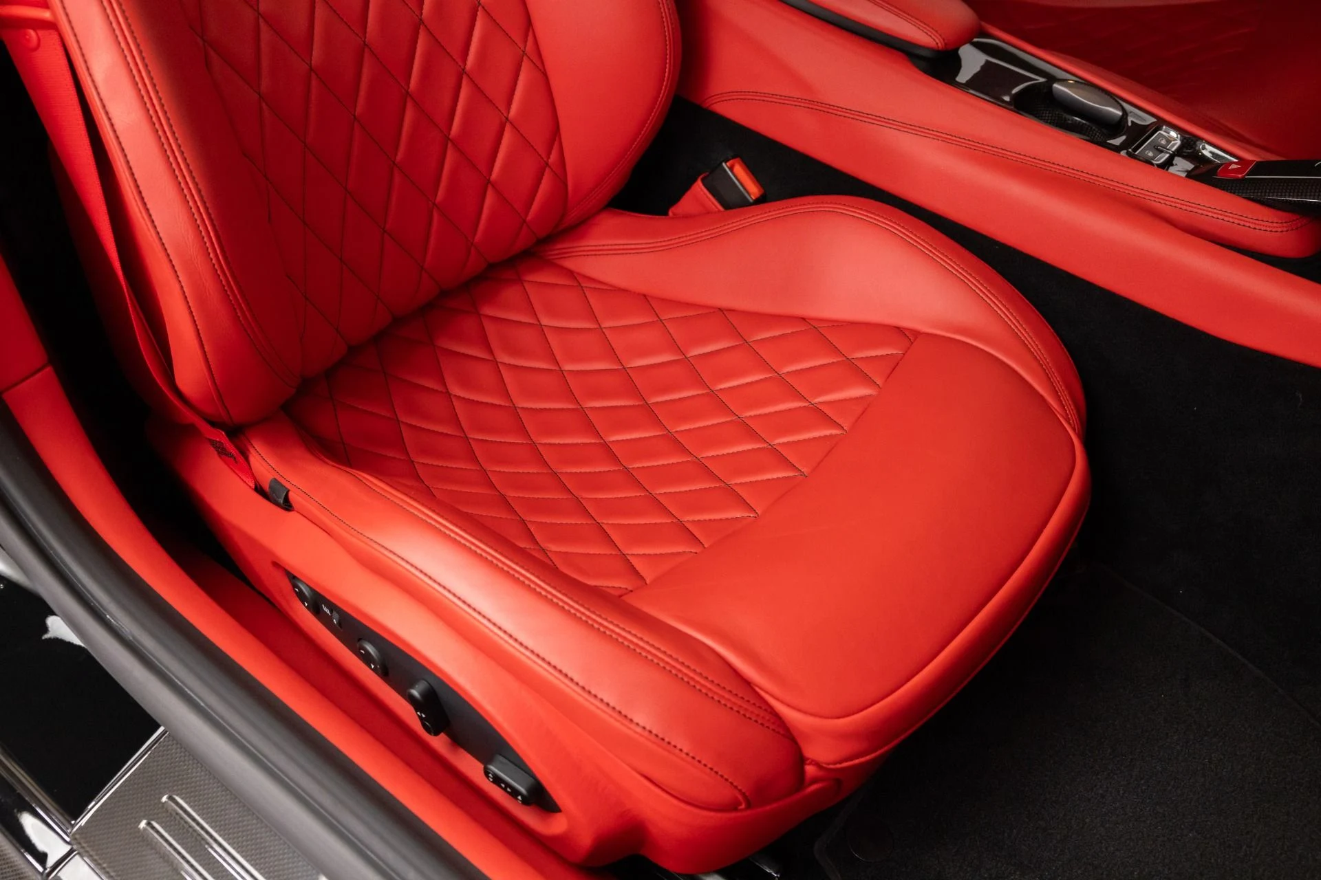 mph067_3704418164_Used_2014_Ferrari_F12berlinetta_1784559579_4652030c45