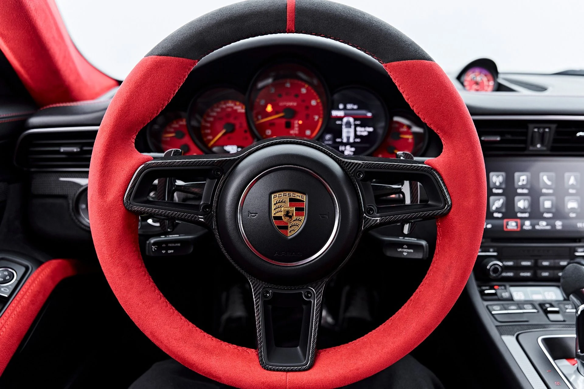 mph067_3722451510_Used_2019_Porsche_911_GT_2_RS_1788559296_16f4271324