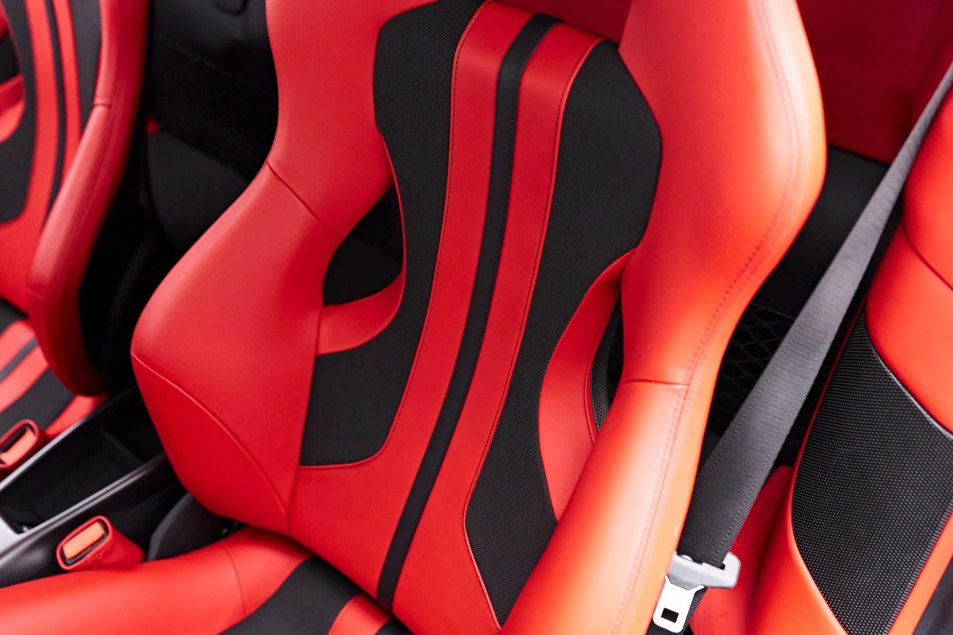 mph067_3777300009_Used_2020_Ferrari_488_Pista_Base_1749062519_5bdf001e14