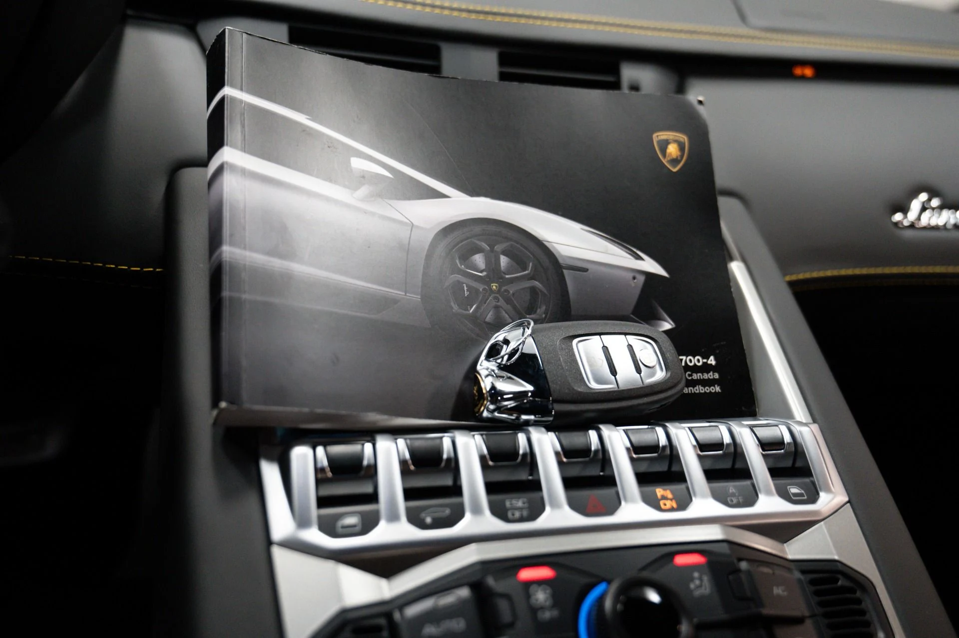 mph067_3978180806_Used_2014_Lamborghini_Aventador_1769104446_285f859c83