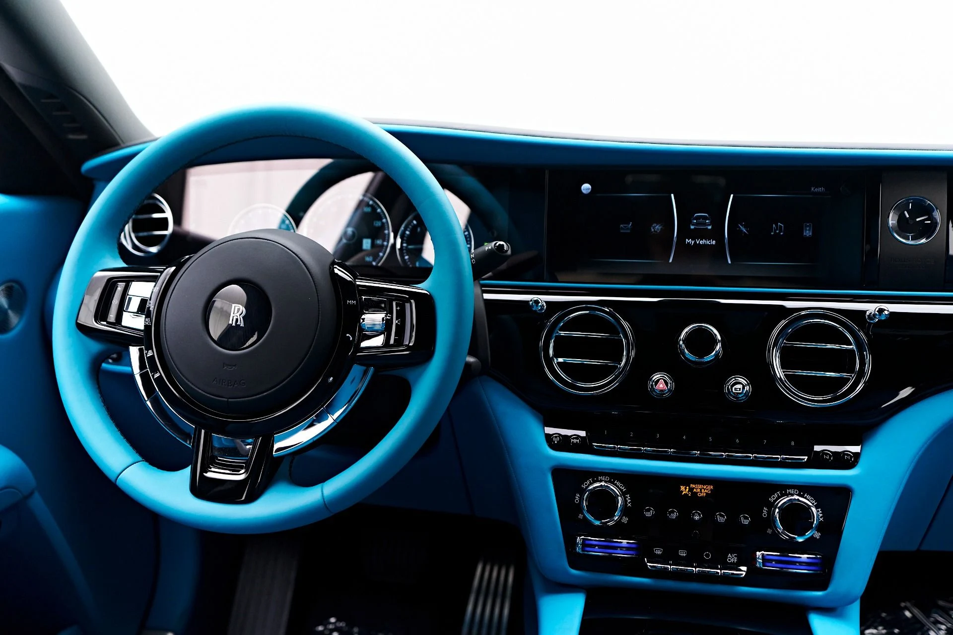 mph067_4057799051_Used_2024_Rolls_Royce_Ghost_Base_1755131984_5972094320