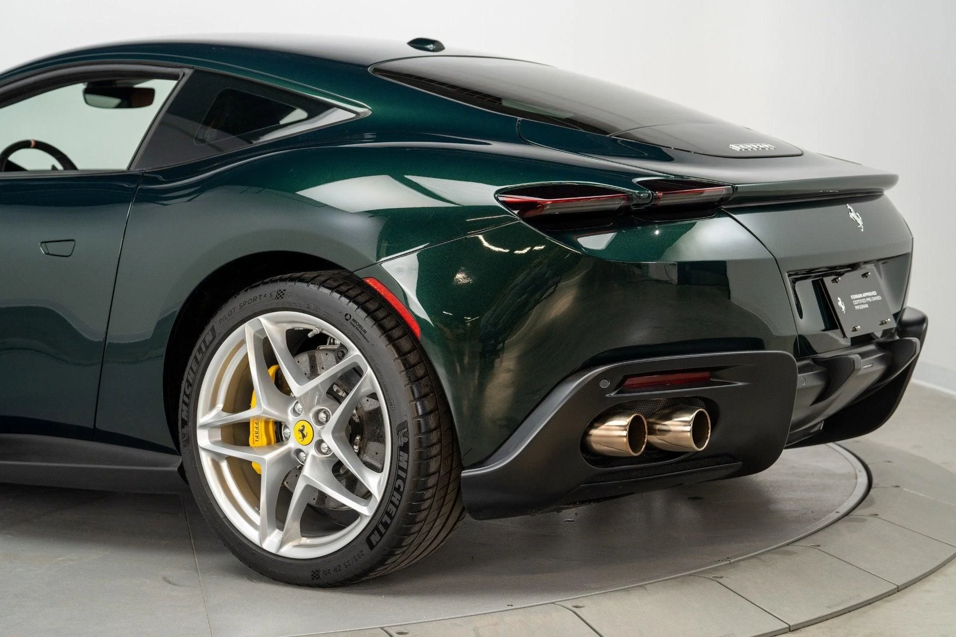 mph067_4130509700_Used_2022_Ferrari_Roma_1777382905_e7244510d7