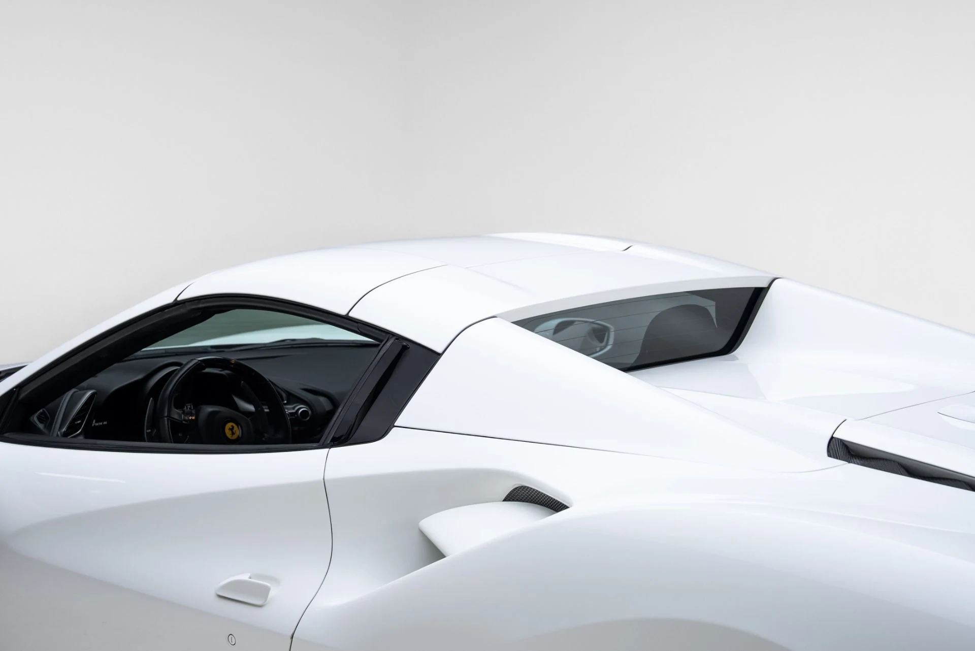 mph067_4157333411_Used_2018_Ferrari_488_Spider_1774383933_2f344b458e