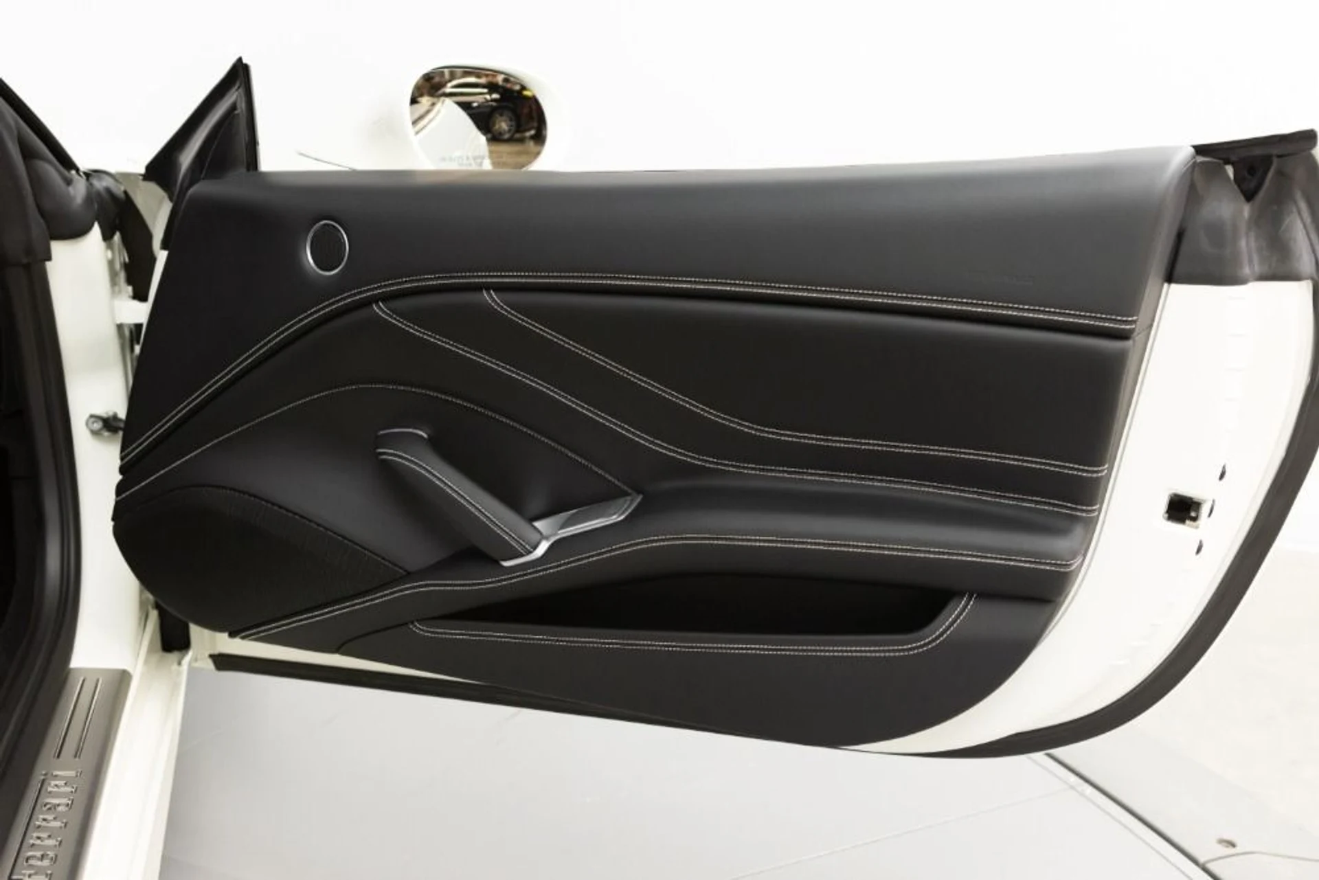 mph067_4203903818_Used_2016_Ferrari_California_T_523c2d4d0b