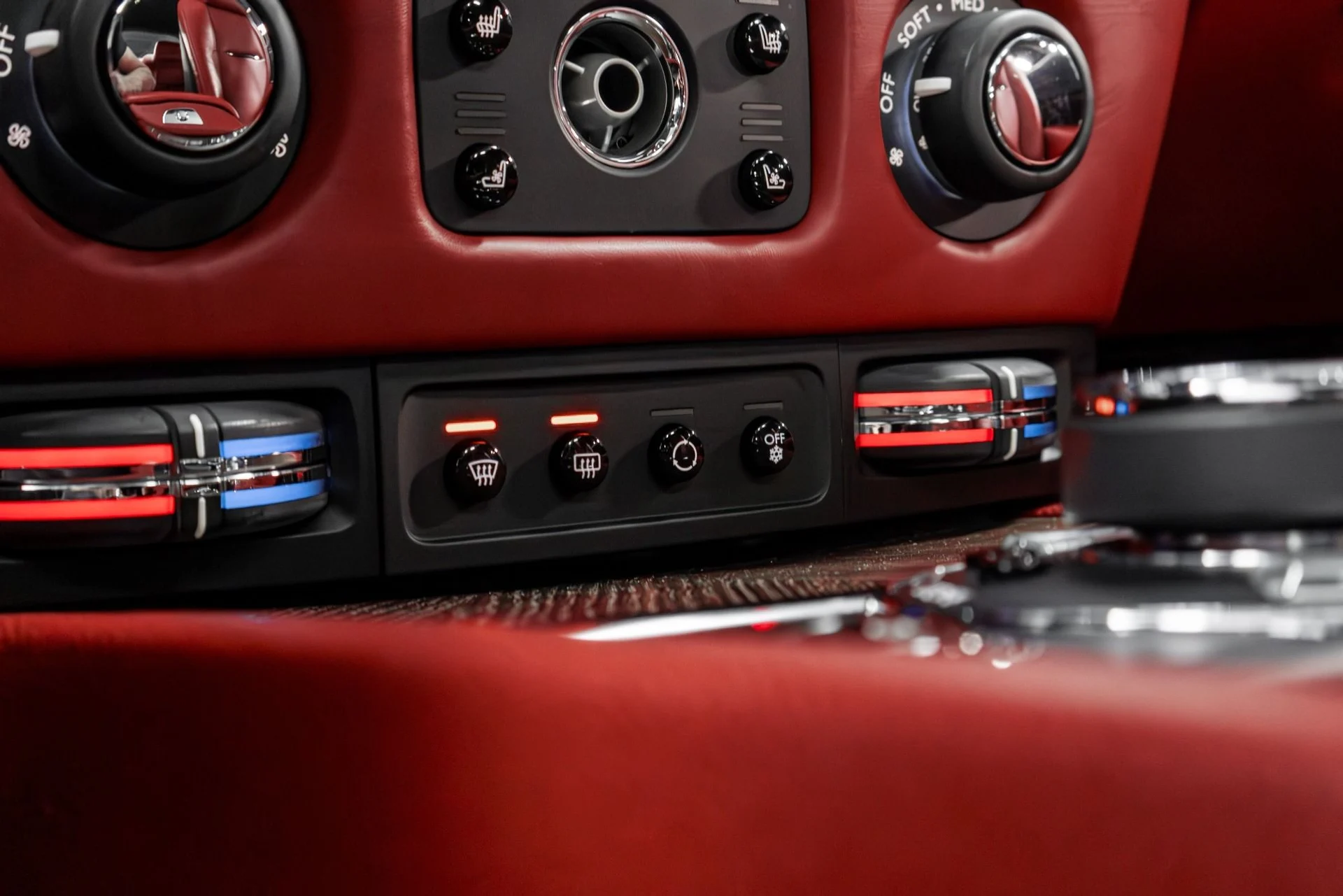 mph067_4236382295_Used_2014_Rolls_Royce_Wraith_1768708203_65aed9070c