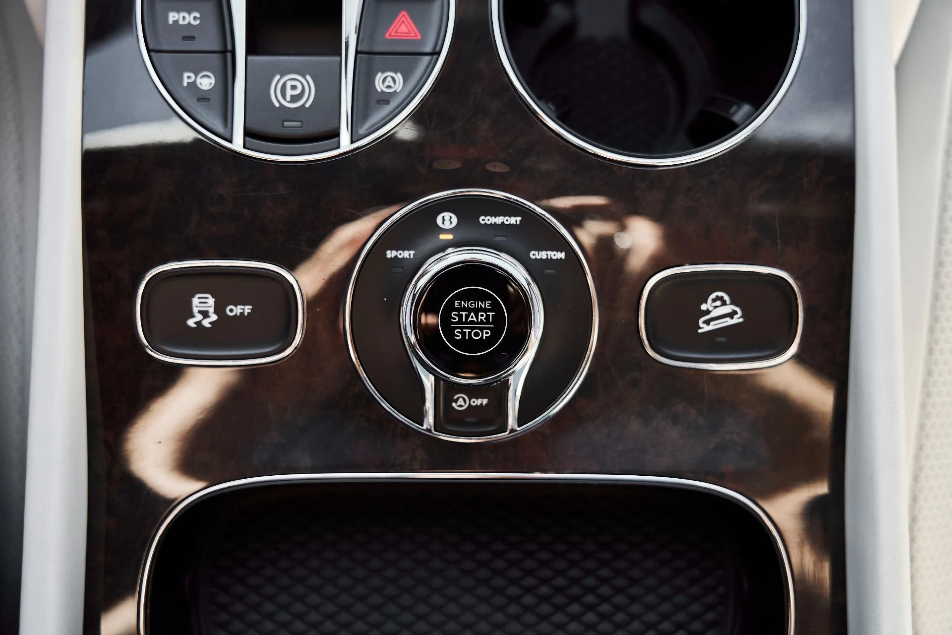 mph067_441241226_Used_2023_Bentley_Bentayga_EWB_Azure_1773968911_69620202ce