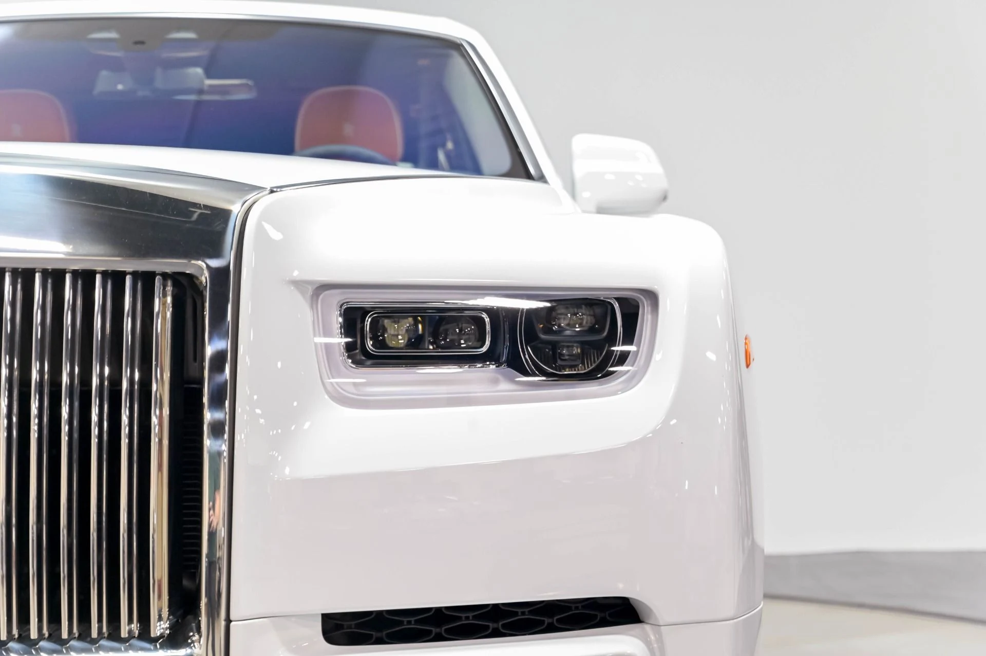 mph067_499319414_Used_2022_Rolls_Royce_Phantom_1778542434_b970b15455