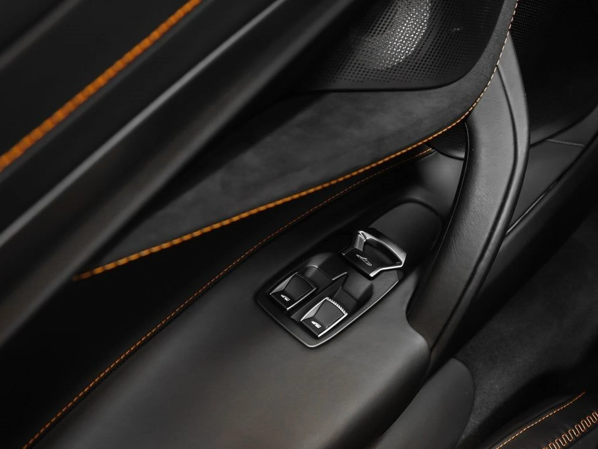 mph067_550173796_68_600dbc32b5