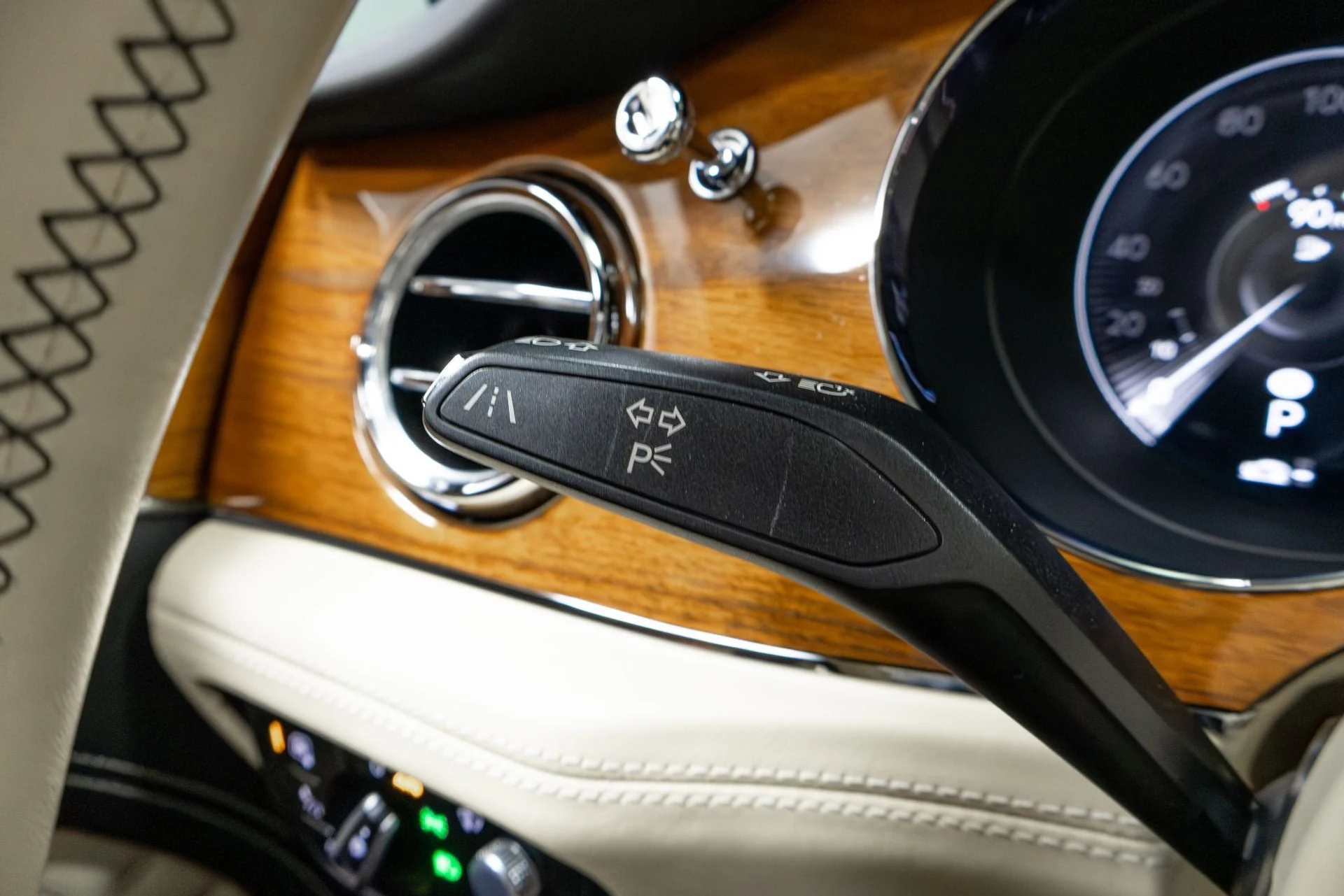 mph067_551645335_Used_2021_Bentley_Bentayga_V8_First_Edition_1776782316_da05153364