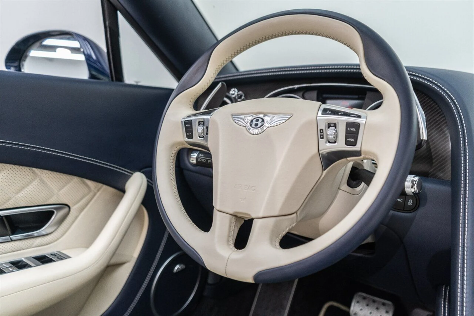 mph067_558742560_012ef21659_1280_422d47721e