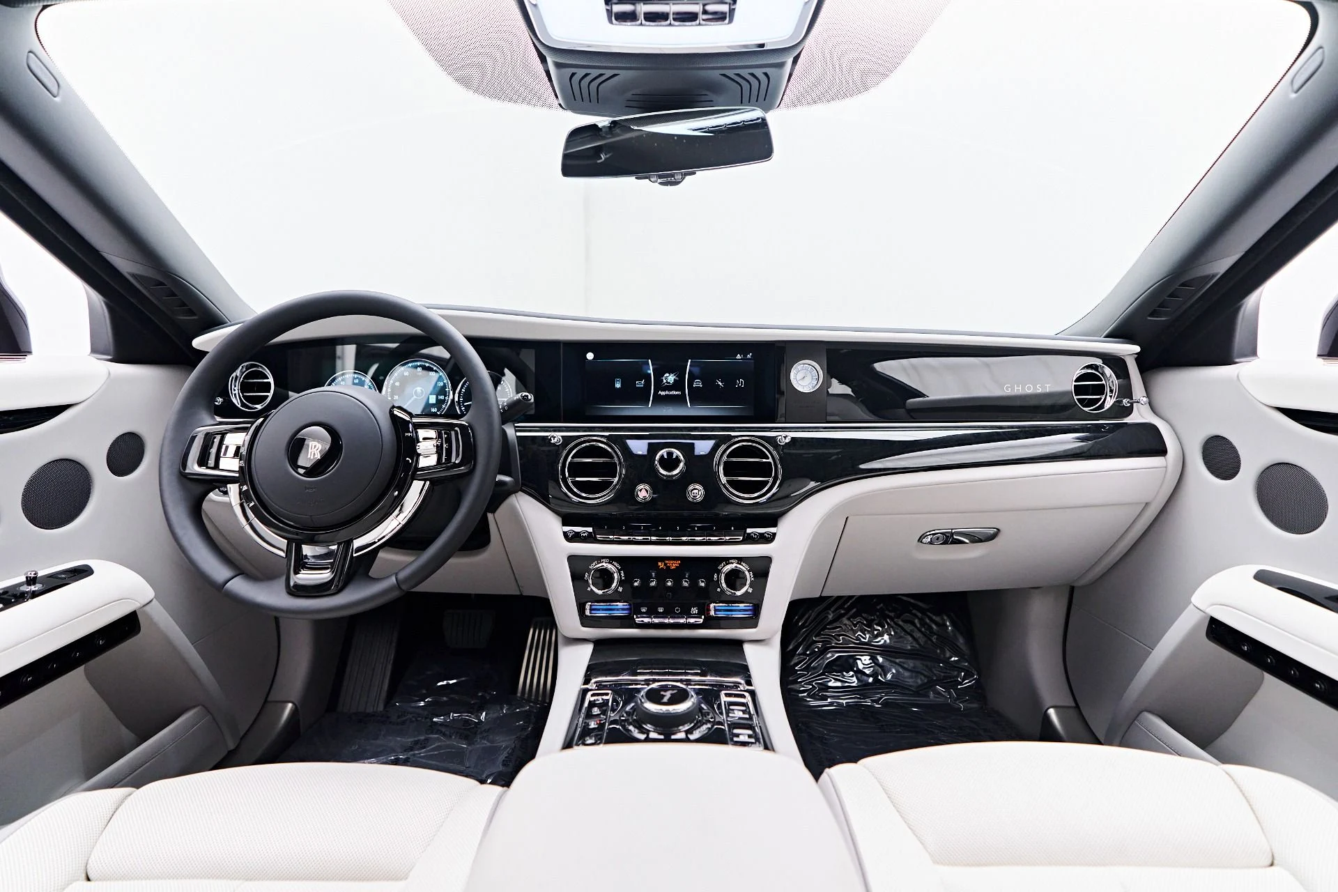 mph067_613957013_Used_2024_Rolls_Royce_Ghost_Base_1752169894_7487342d2d