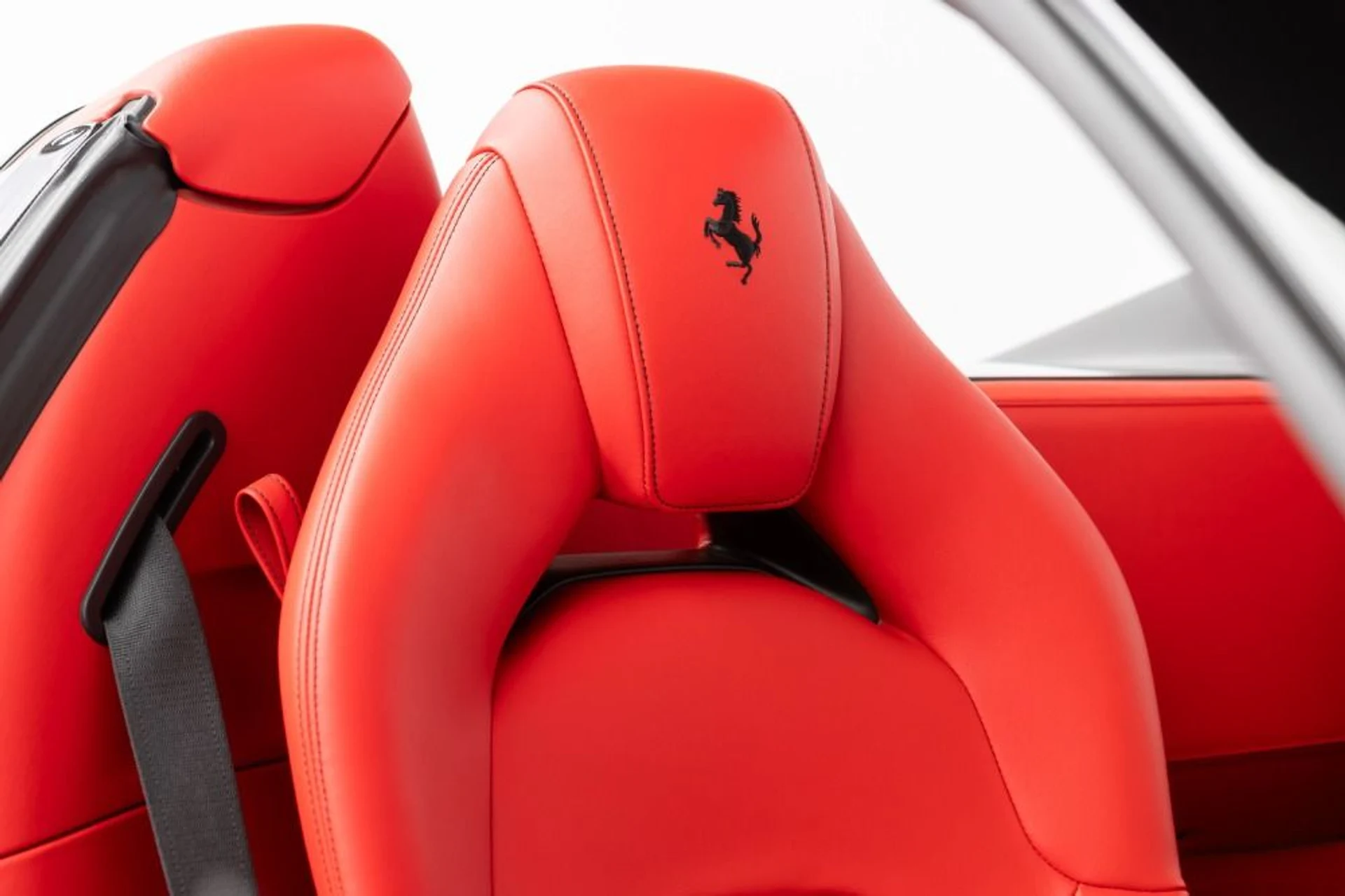 mph067_665427384_Used_2021_Ferrari_F8_Spider_94ad3df67f