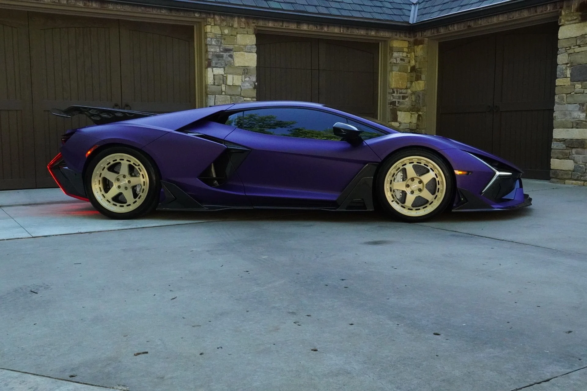 mph067_669758526_Used_2024_Lamborghini_Revuelto_1781191894_8ce2f27f8e