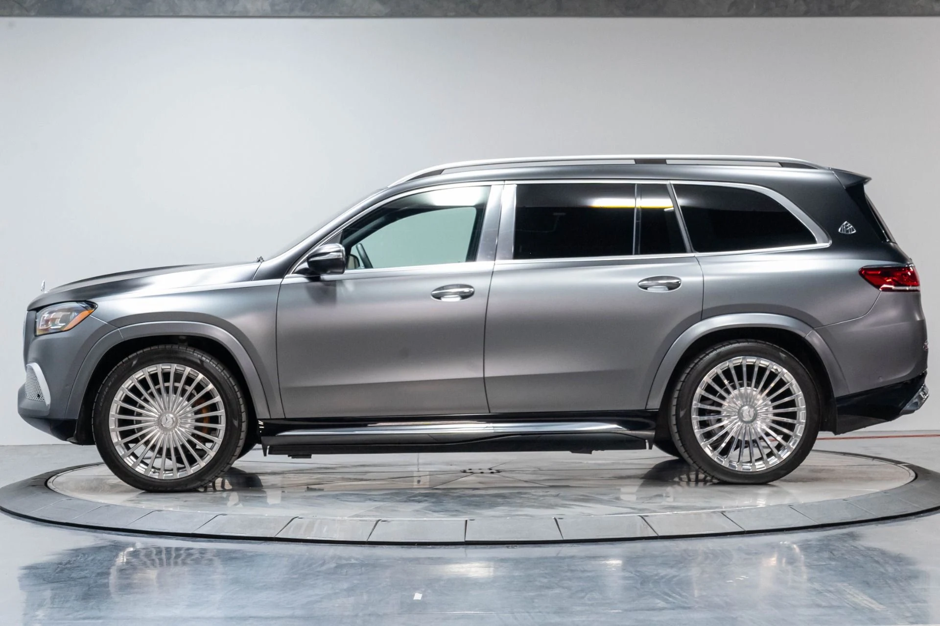 mph067_81639165_Used_2022_Mercedes_Benz_GLS_Maybach_GLS_600_4_MATIC_1784906738_b5688efc4f