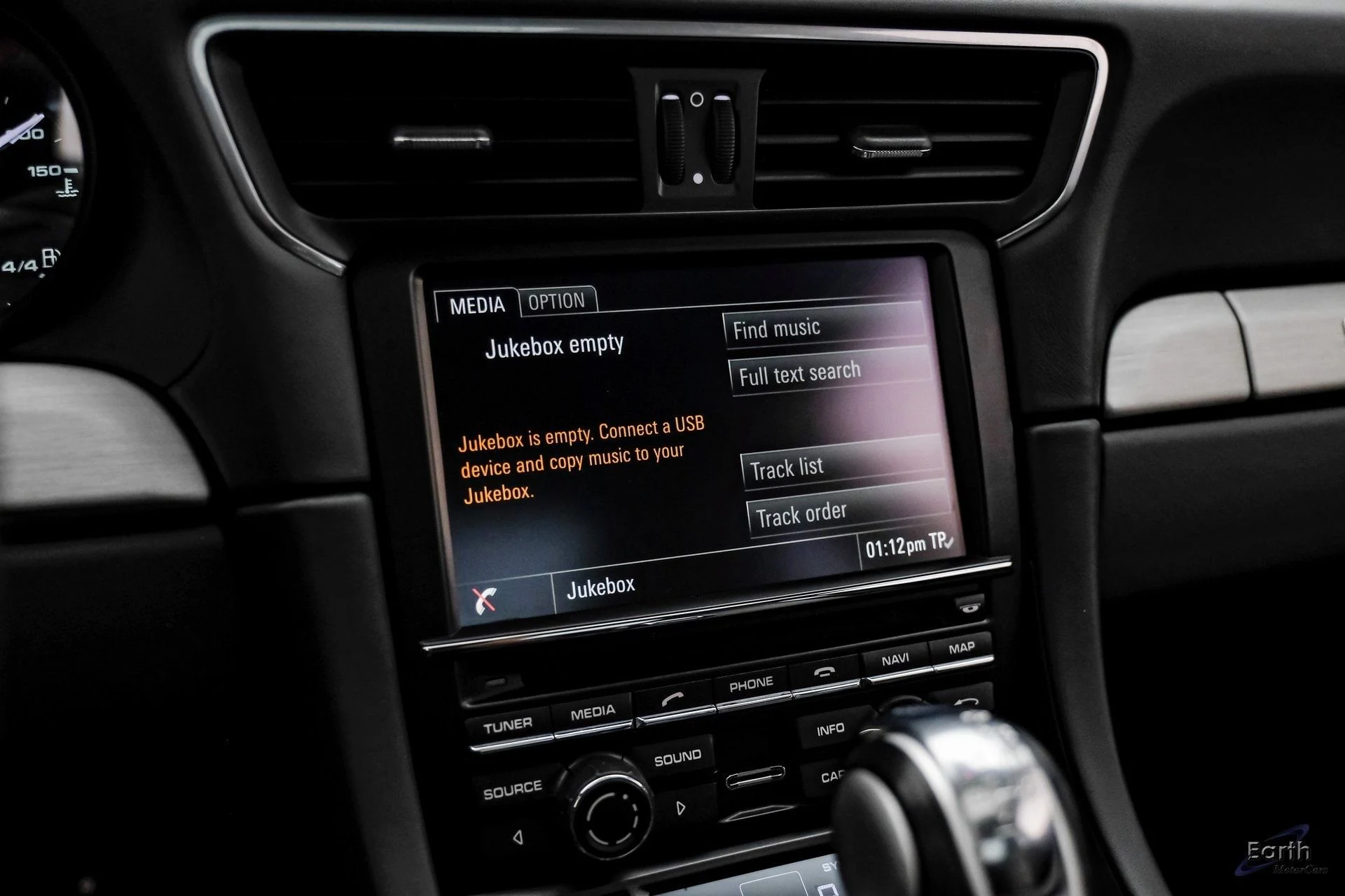 mph067_835375633_ce82ca5b927baca789e16392f028fbdbx_18306c9bad