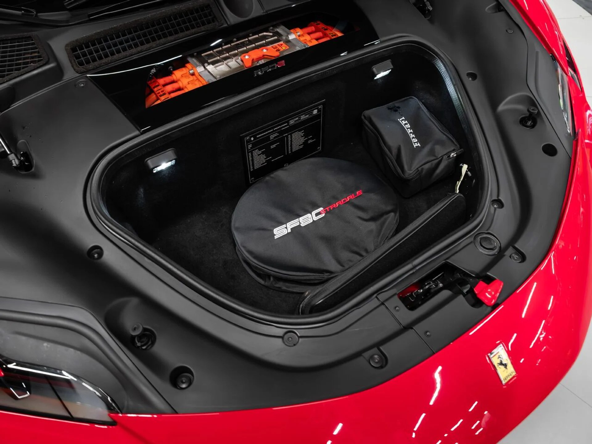 mph067_850671710_ferrari_sf90_stradale_2023_4d4db73e6b