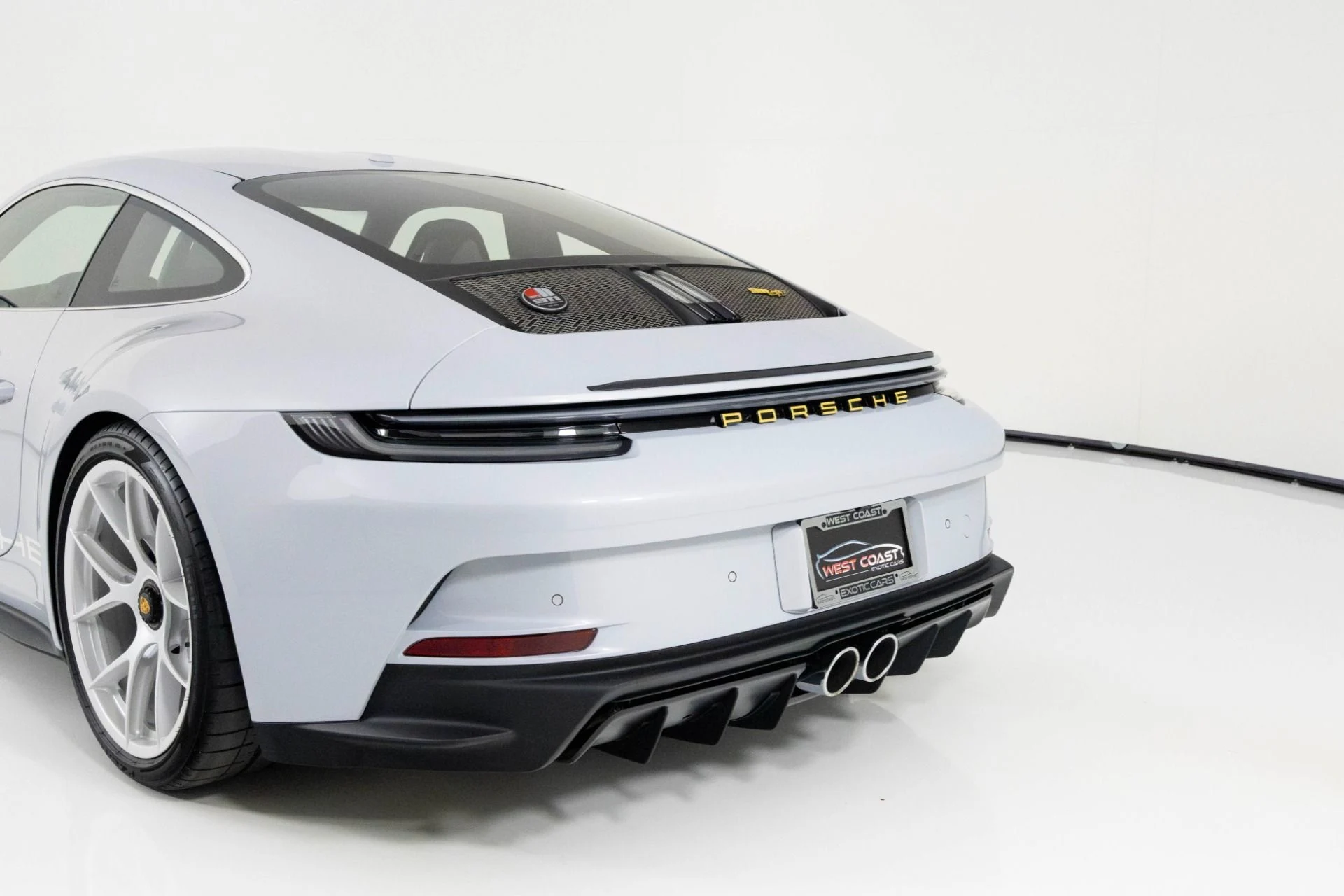 mph067_855993676_Used_2024_Porsche_911_ST_1762299757_602c15fe1b