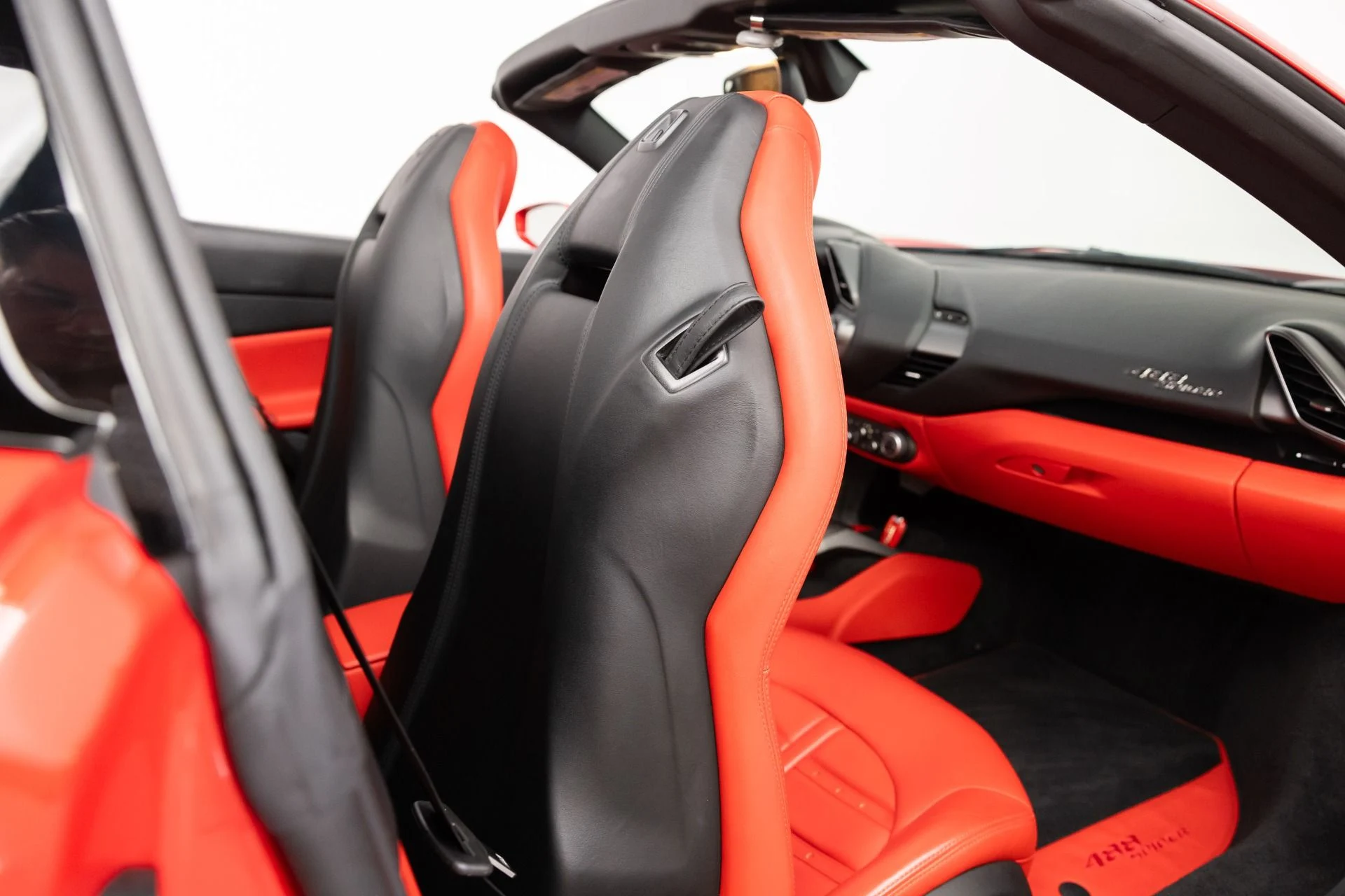 mph067_932107981_Used_2017_Ferrari_488_Spider_1782928038_8d3af81e27
