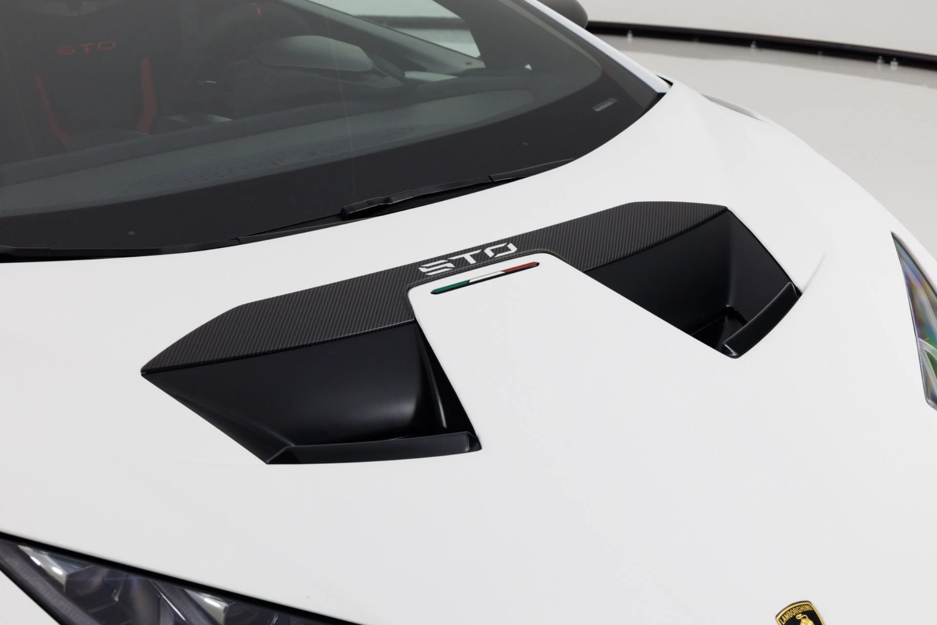 mph067_937401056_Used_2021_Lamborghini_Huracan_STO_1789754436_e5d53eac02