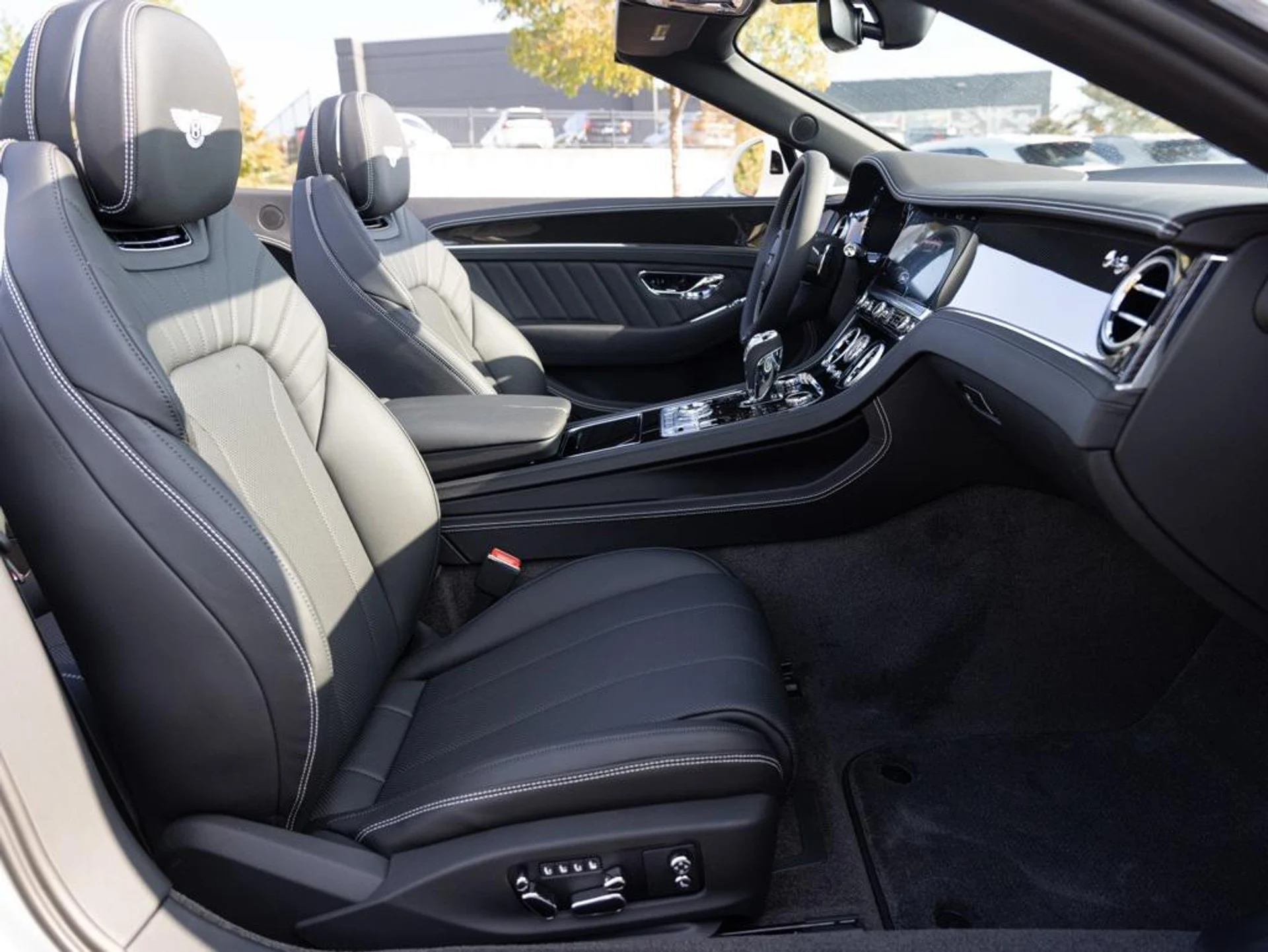 mph067_956790399_478617943_692fc9e806717eb16b65ecee_b43728ccdd