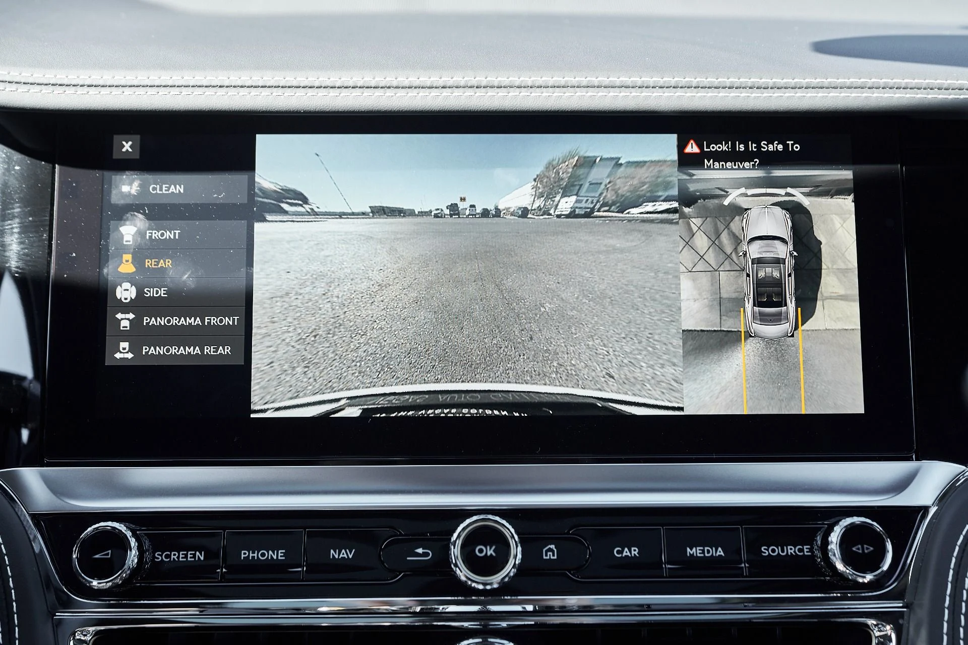 mph068_1007116130_Used_2024_Bentley_Flying_Spur_S_1761779981_601b68ec3e