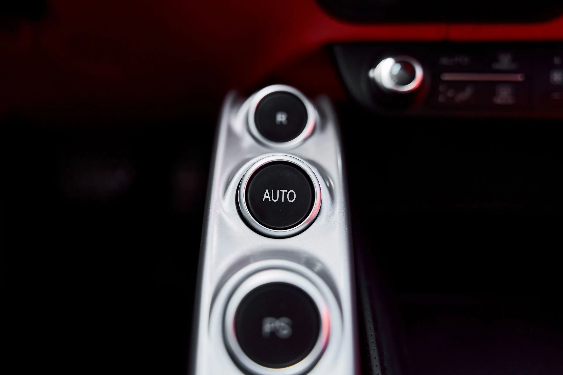mph068_1012354625_Used_2019_Ferrari_GTC_4_Lusso_V12_1771467718_ae988489f1