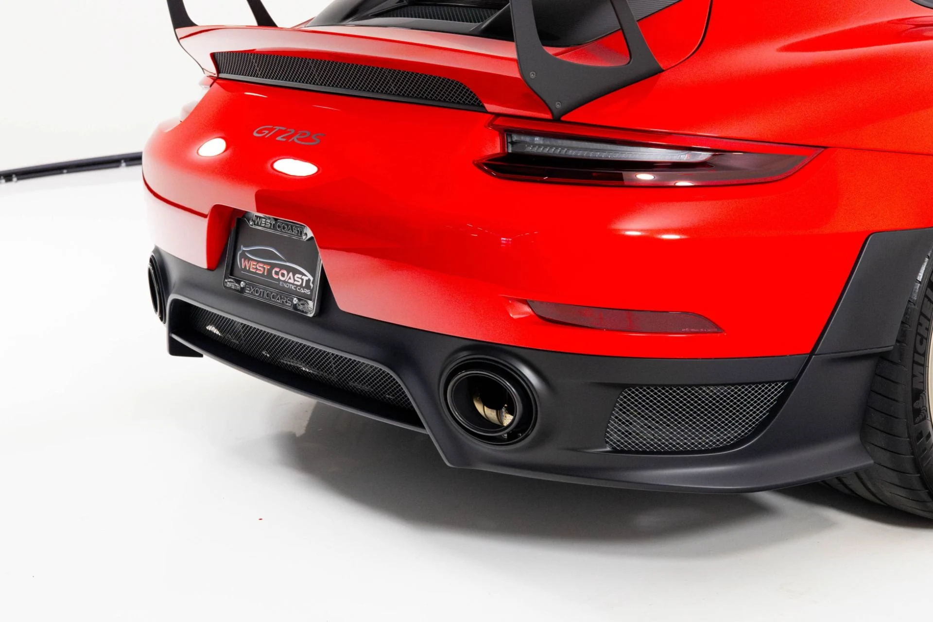 mph068_1013660148_Used_2019_Porsche_911_GT_2_RS_1761868509_09ccb56c38