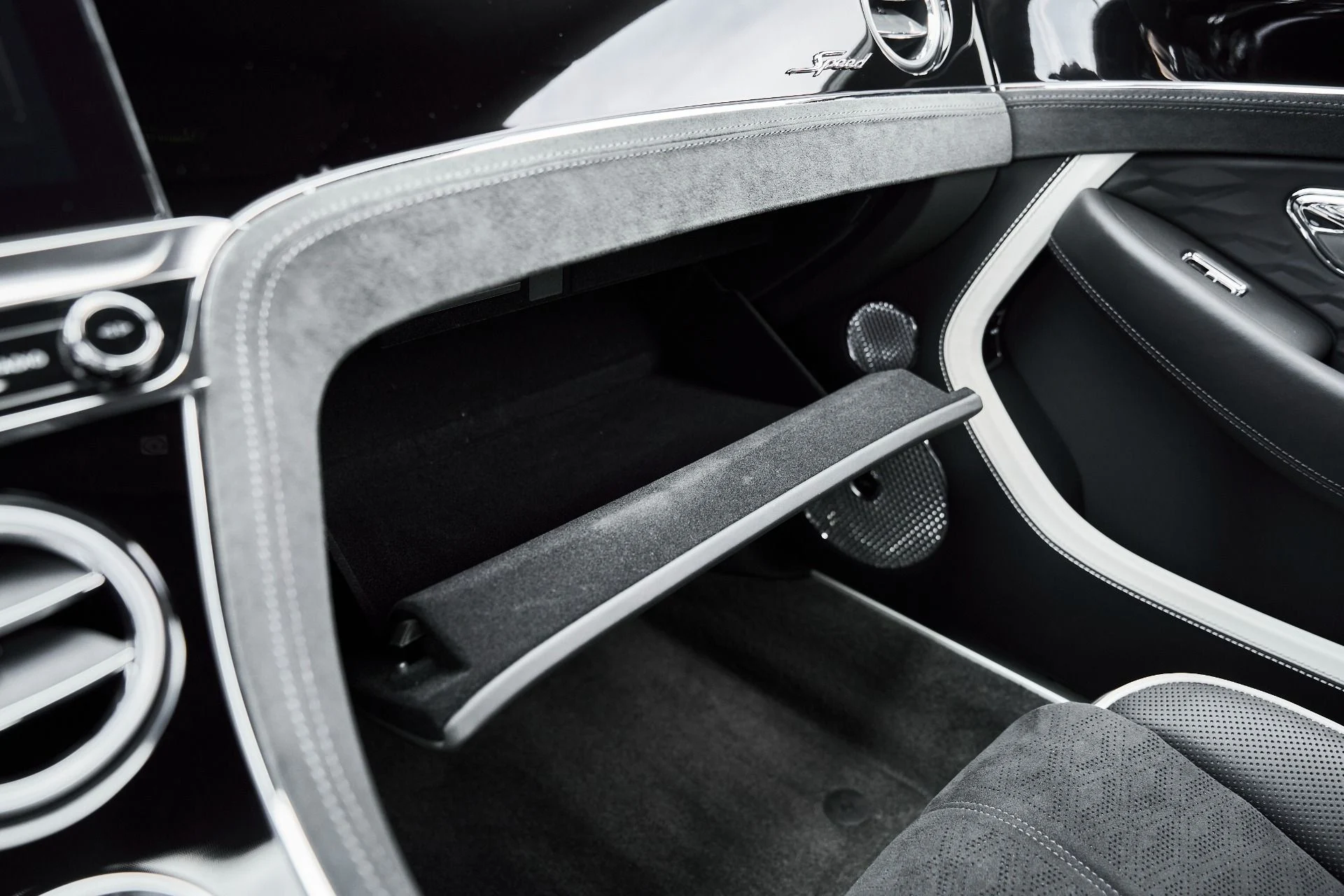 mph068_1046534319_Used_2025_Bentley_Continental_GT_Speed_1777077835_0f3fe1dc5f