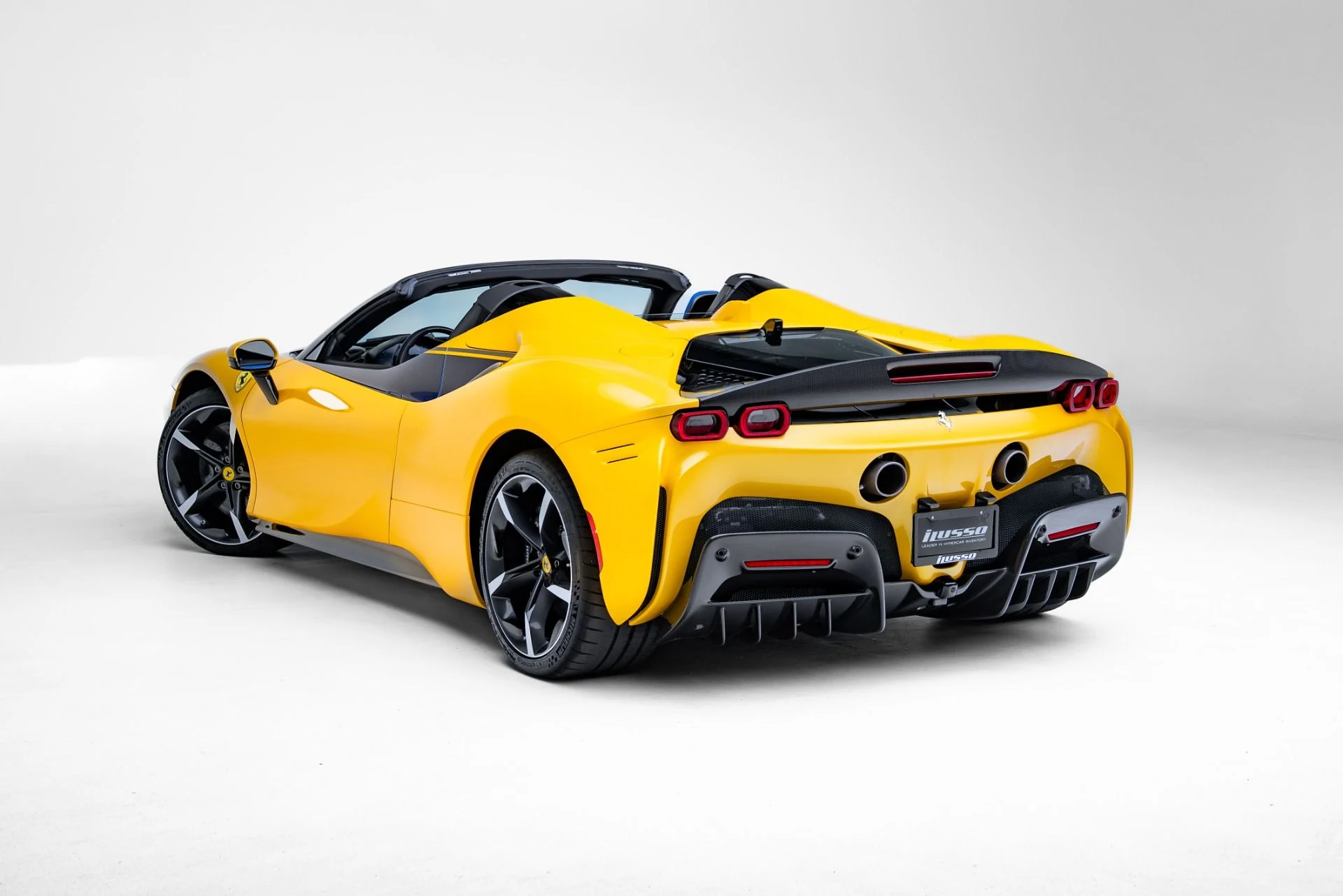 mph068_1111745273_Used_2023_Ferrari_SF_90_Spider_1773351292_422e1e5156