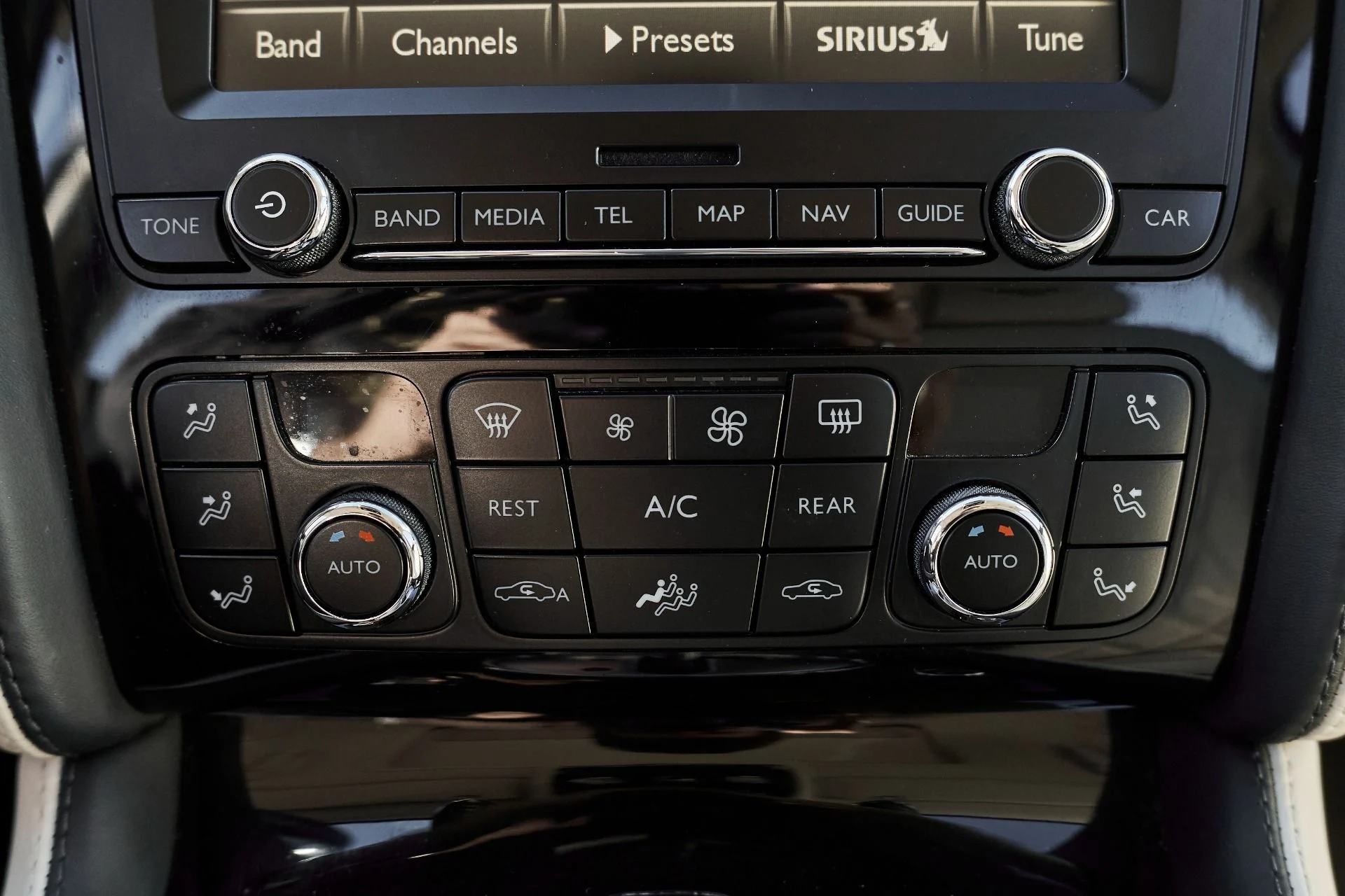 mph068_1170009483_Used_2012_Bentley_Continental_Flying_Spur_1765853885_40f10731a7