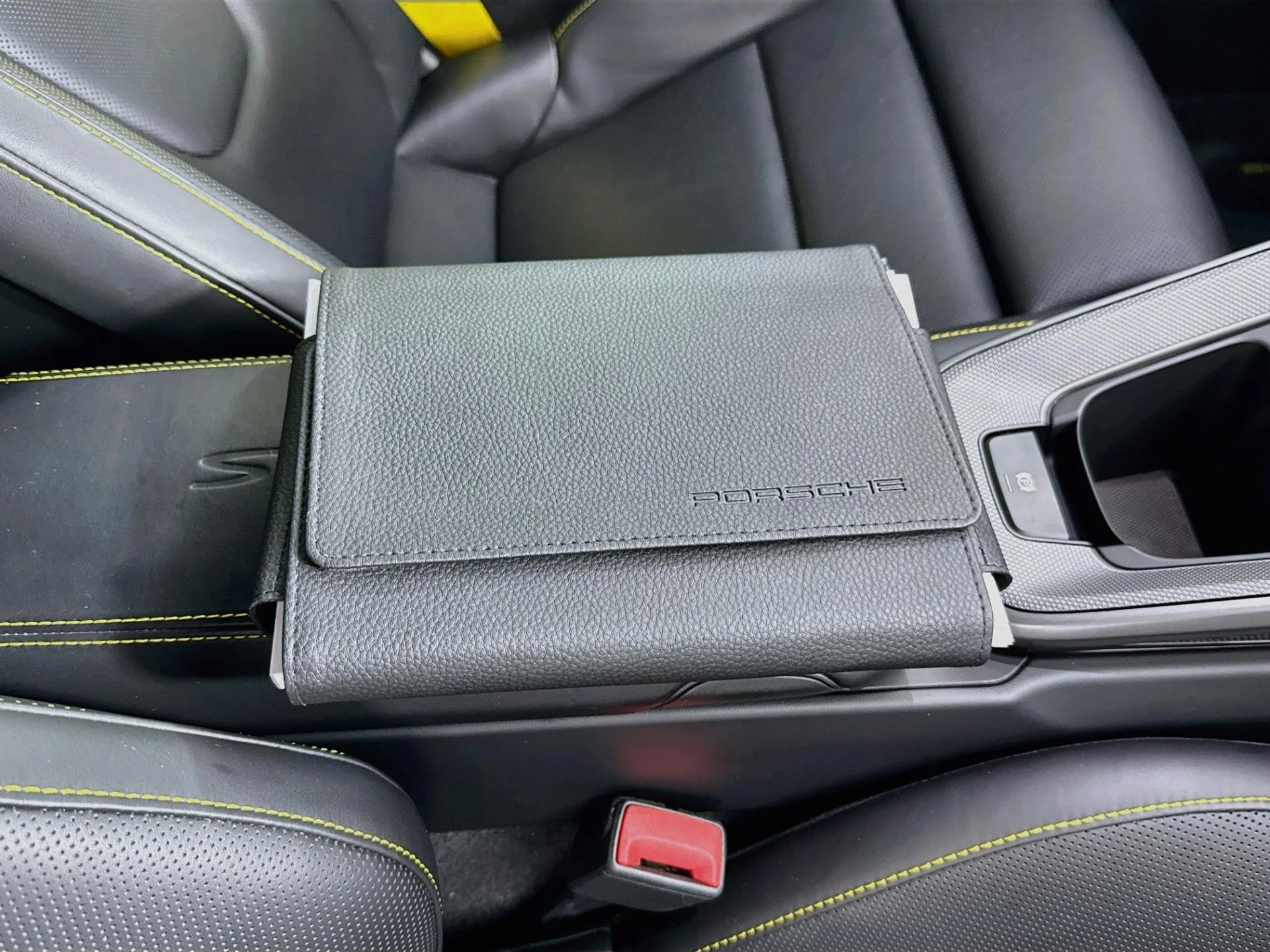 mph068_1177869405_Used_2020_Porsche_911_Carrera_S_1788553628_6626477272