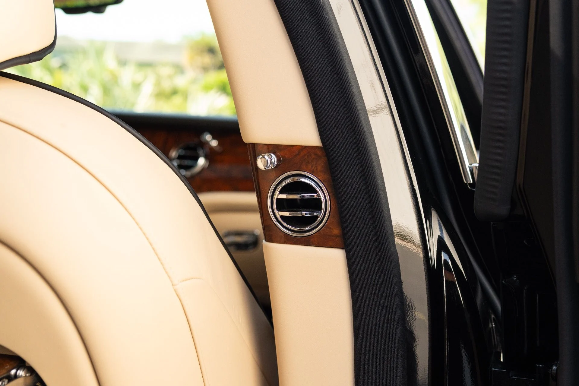 mph068_11940911_Used_2014_Bentley_Mulsanne_1774576298_34fc914349