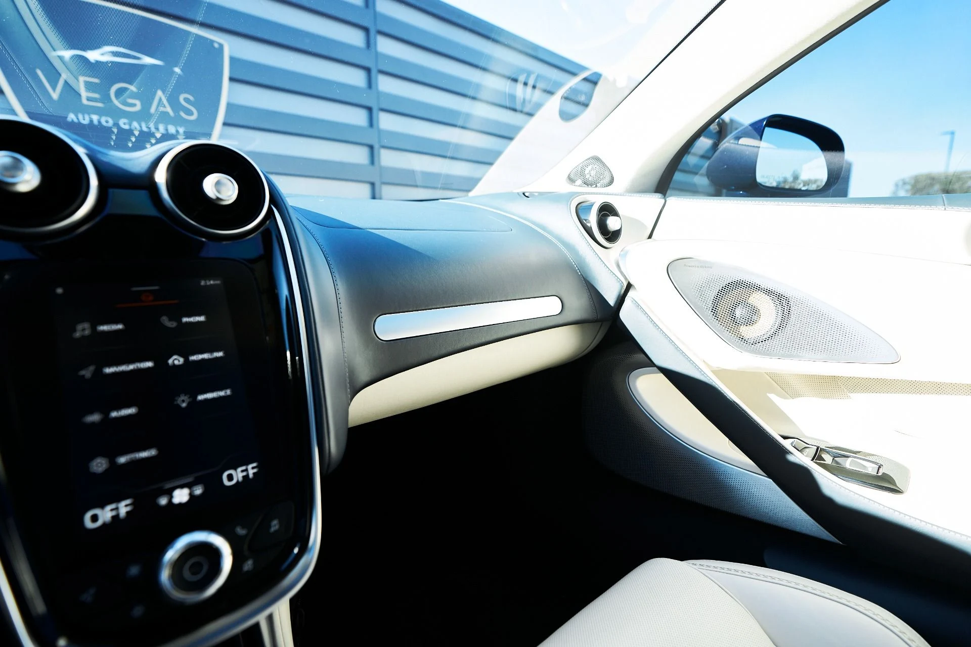 mph068_1211537009_Used_2022_Mc_Laren_GT_Base_1765245112_ab116d25f1