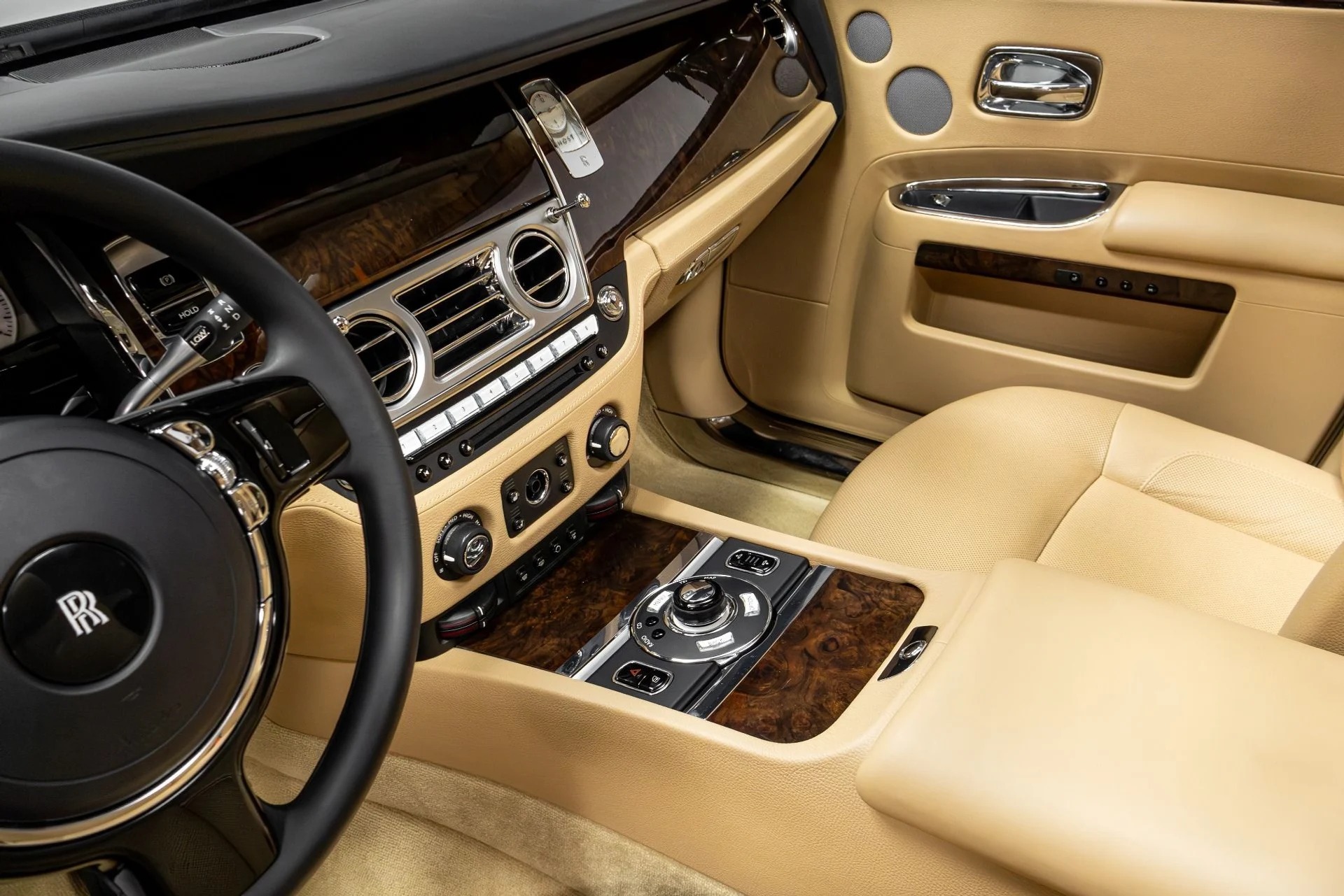 mph068_1234863270_Used_2011_Rolls_Royce_Ghost_1771348774_2ac146e773