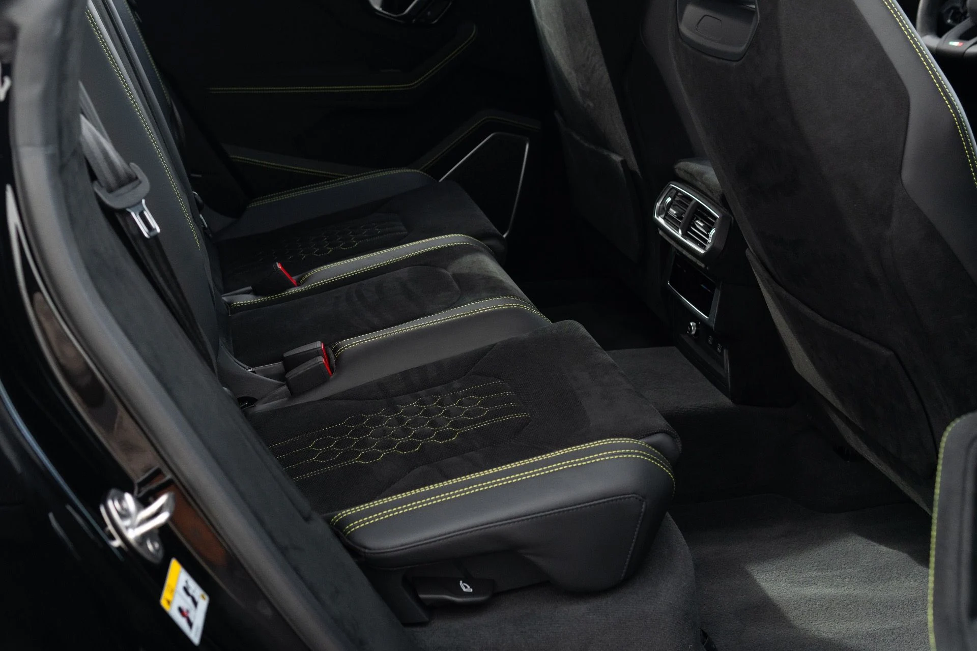 mph068_1251333740_Used_2024_Lamborghini_Urus_Performante_1774062498_746bcbe701