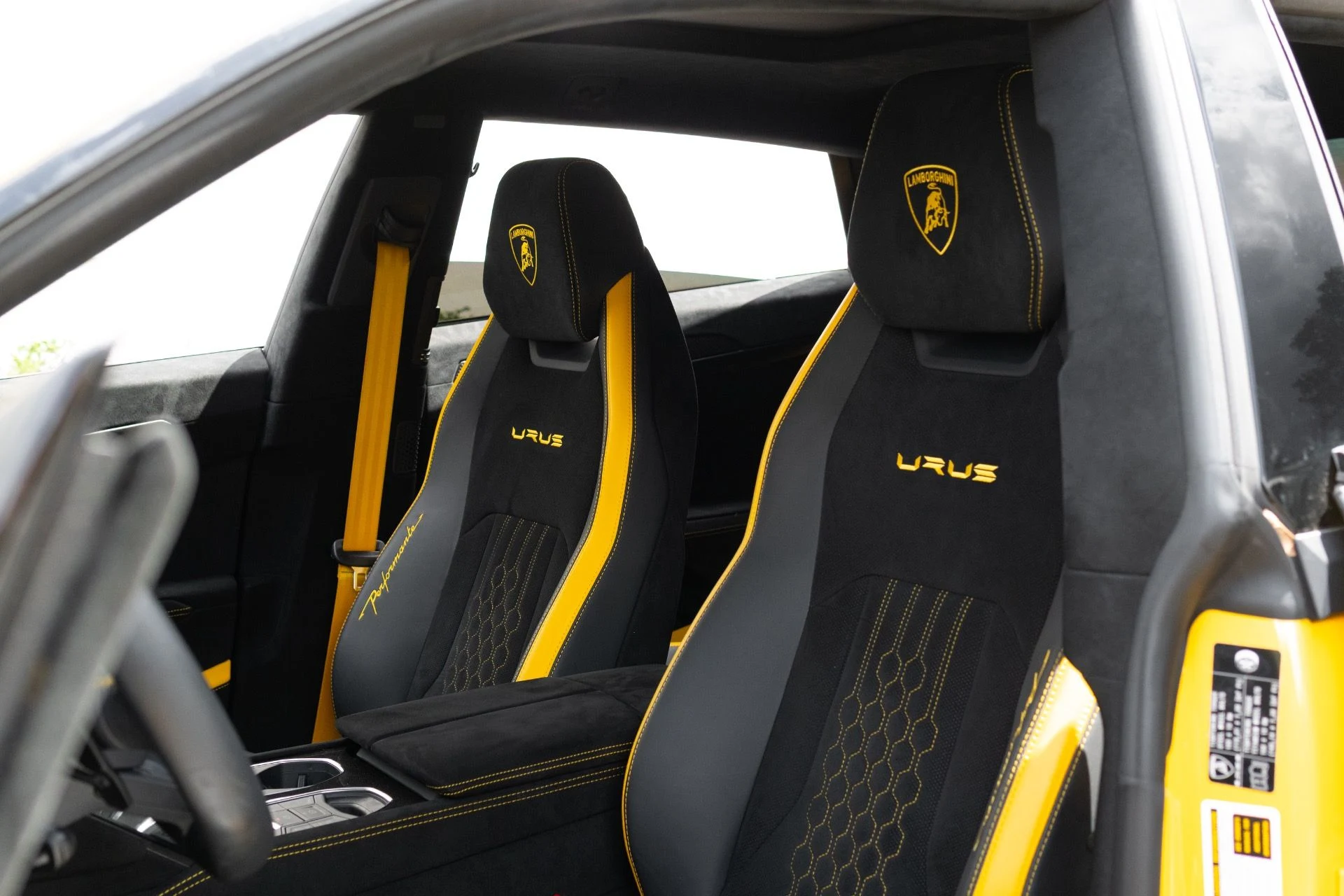 mph068_1282607926_Used_2024_Lamborghini_Urus_Performante_1773952296_0ed8aca329