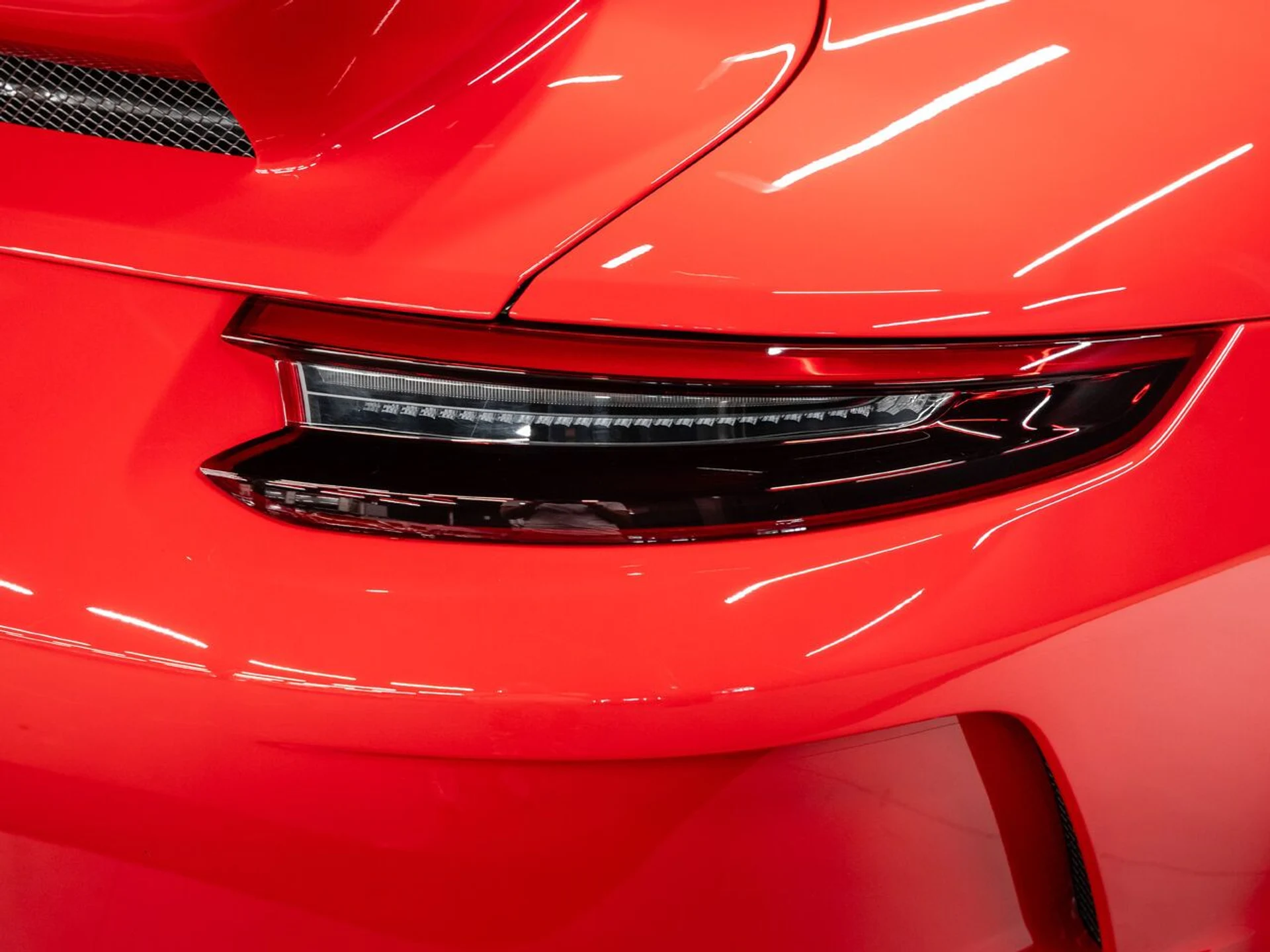 mph068_1287408445_porsche_911_2018_c0cb65bb15