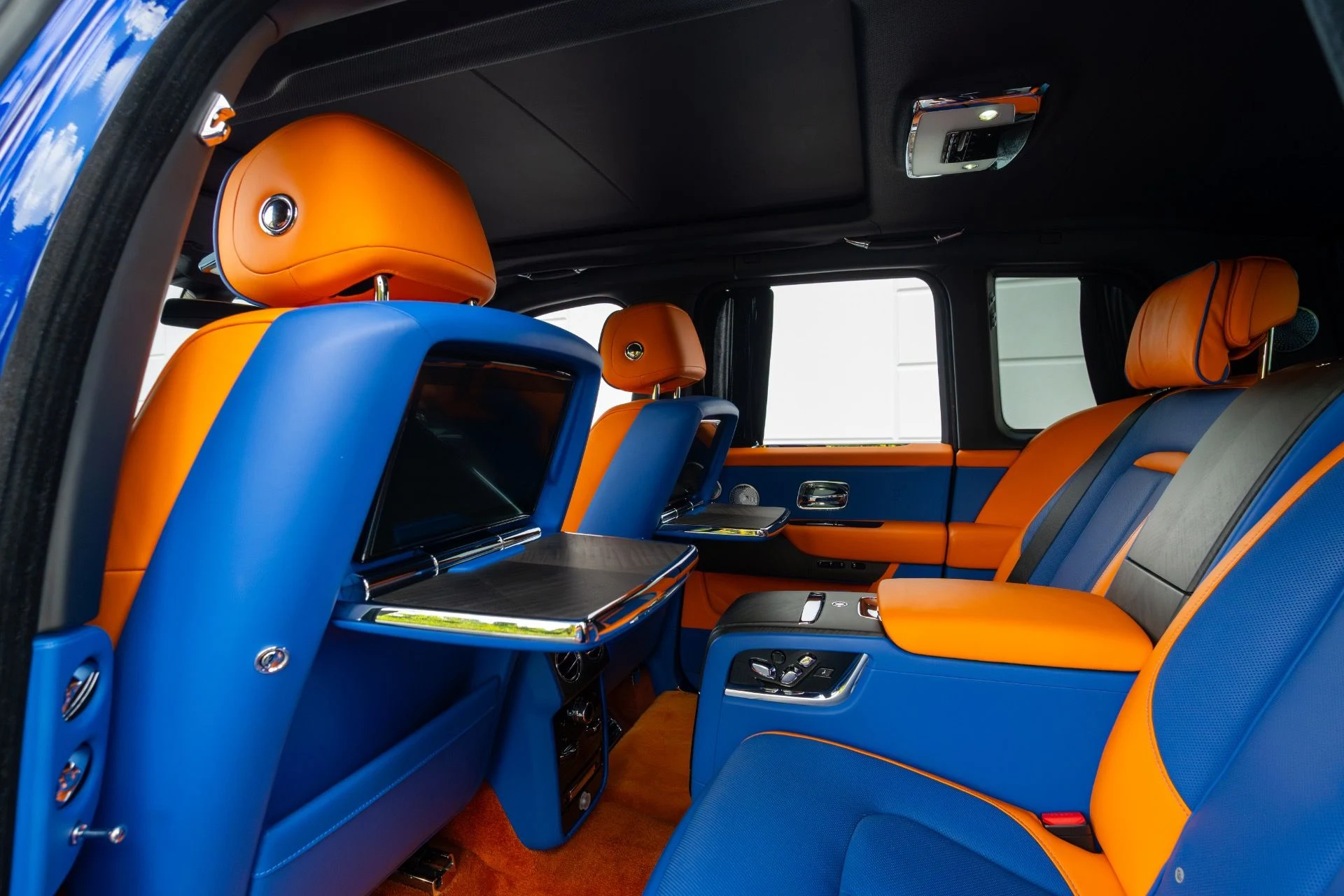 mph068_1289977900_Used_2019_Rolls_Royce_Cullinan_1764189669_6d5eb2a0a4