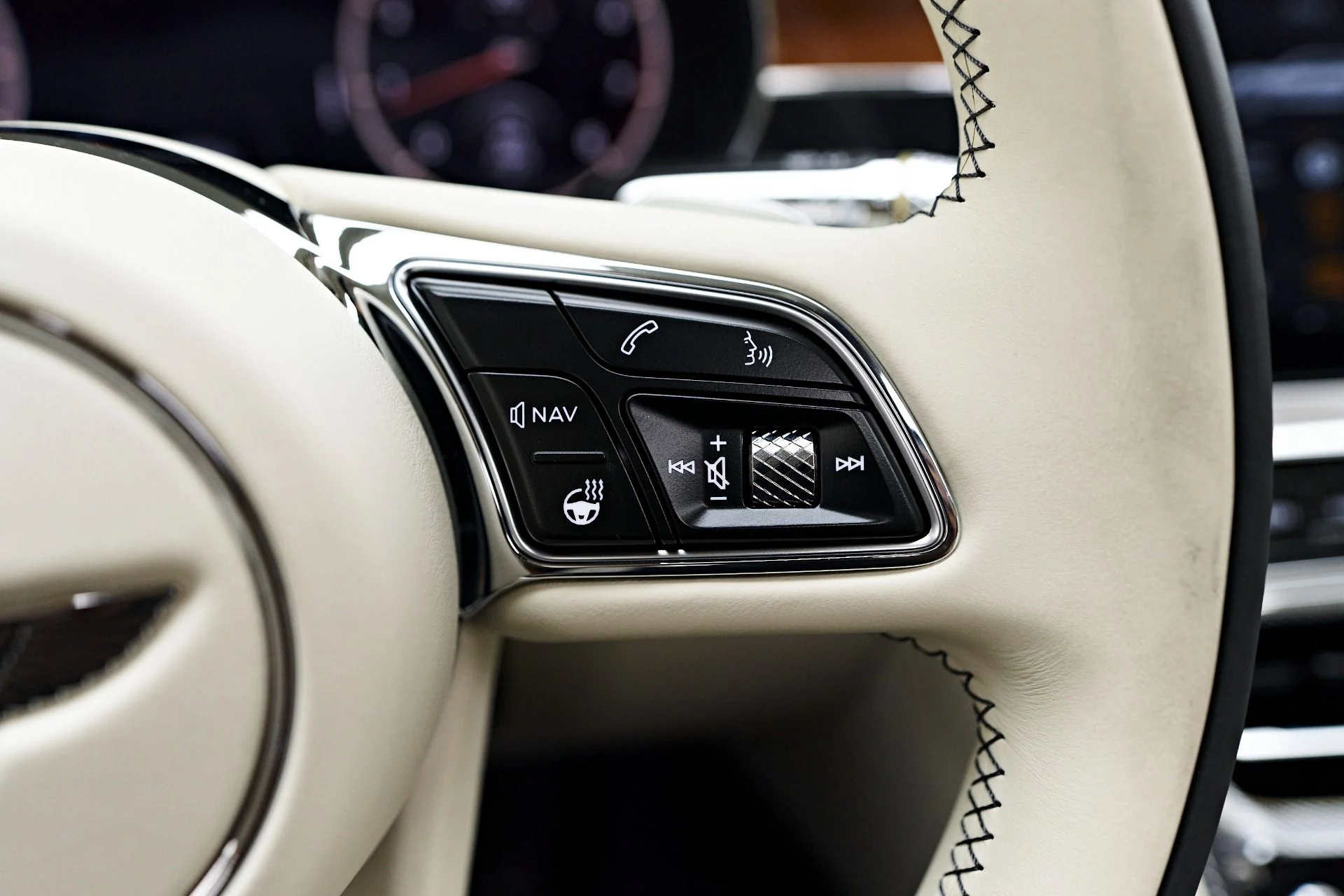 mph068_1360305265_Used_2021_Bentley_Flying_Spur_V8_1755391879_fe20e8c06e