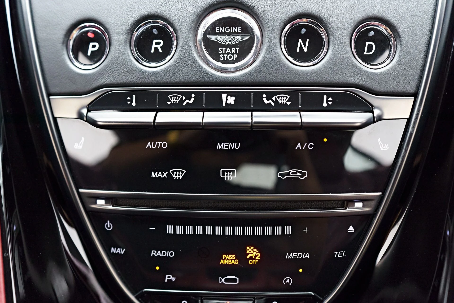 mph068_1389704409_Used_2021_Aston_Martin_DBS_Superleggera_1700952129_c98d2724fd