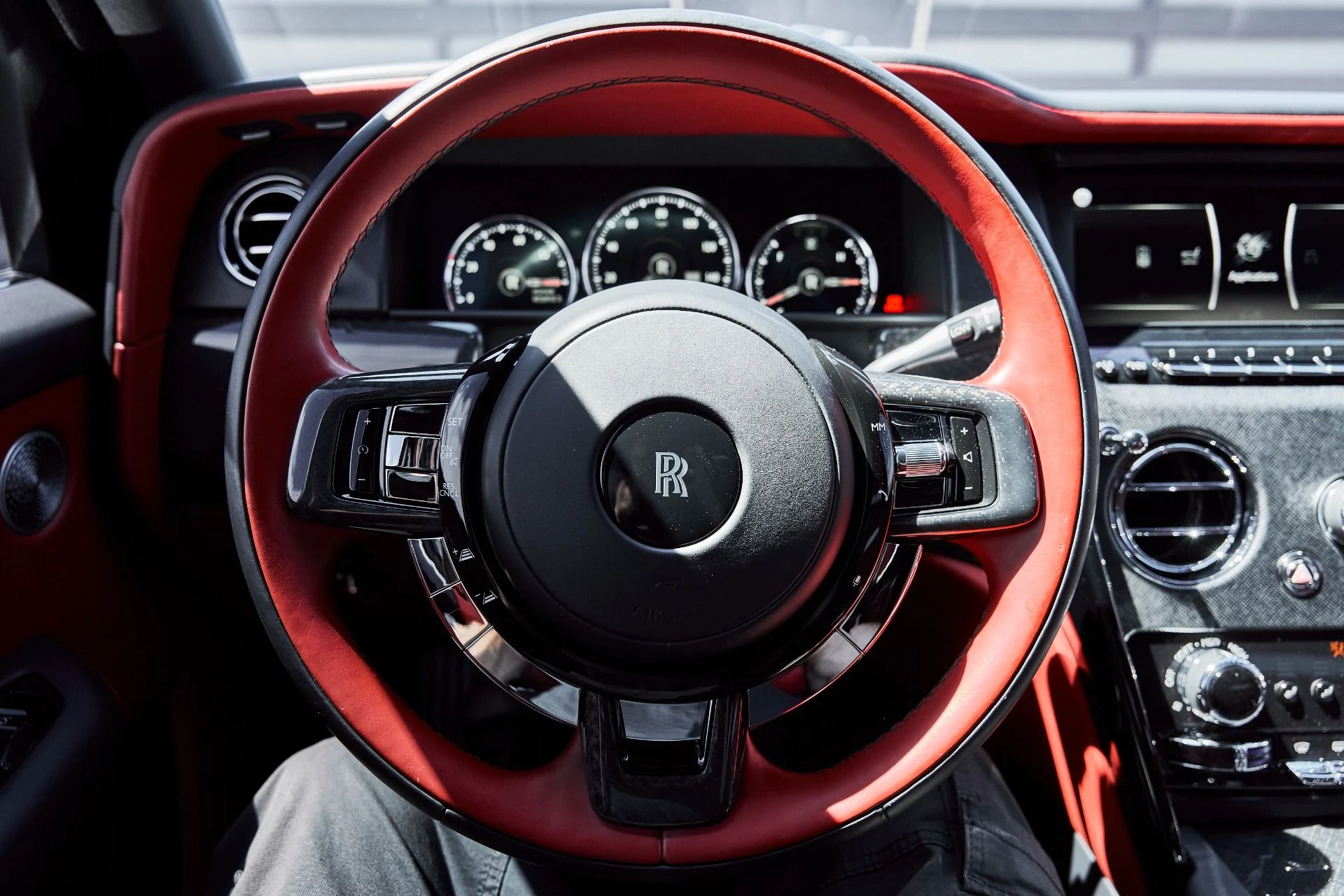 mph068_1471211162_Used_2024_Rolls_Royce_Cullinan_Black_Badge_1775871063_1bf44ce731