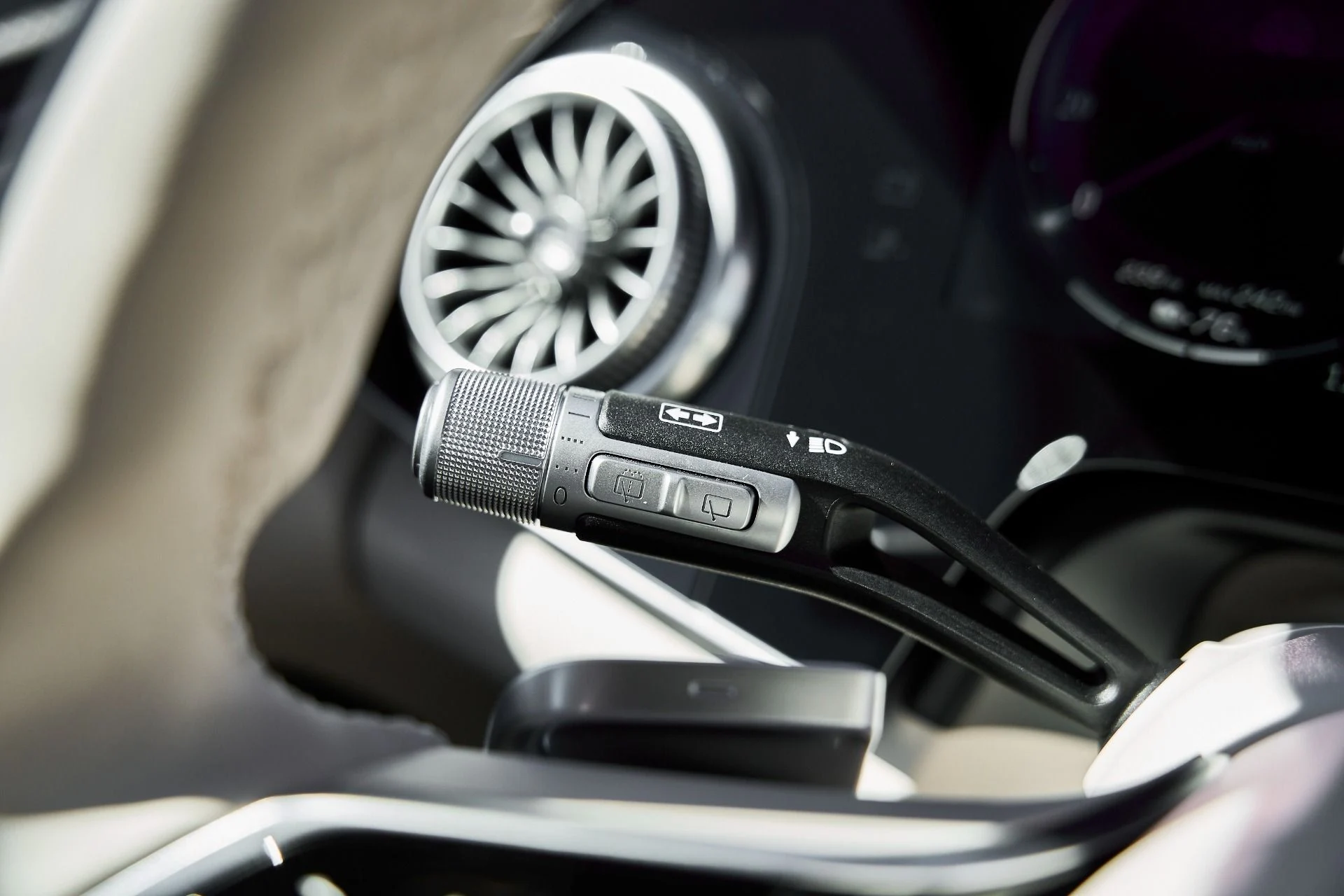 mph068_1495857360_Used_2025_Mercedes_Benz_EQS_Maybach_EQS_680_1773365930_51af40e9b1