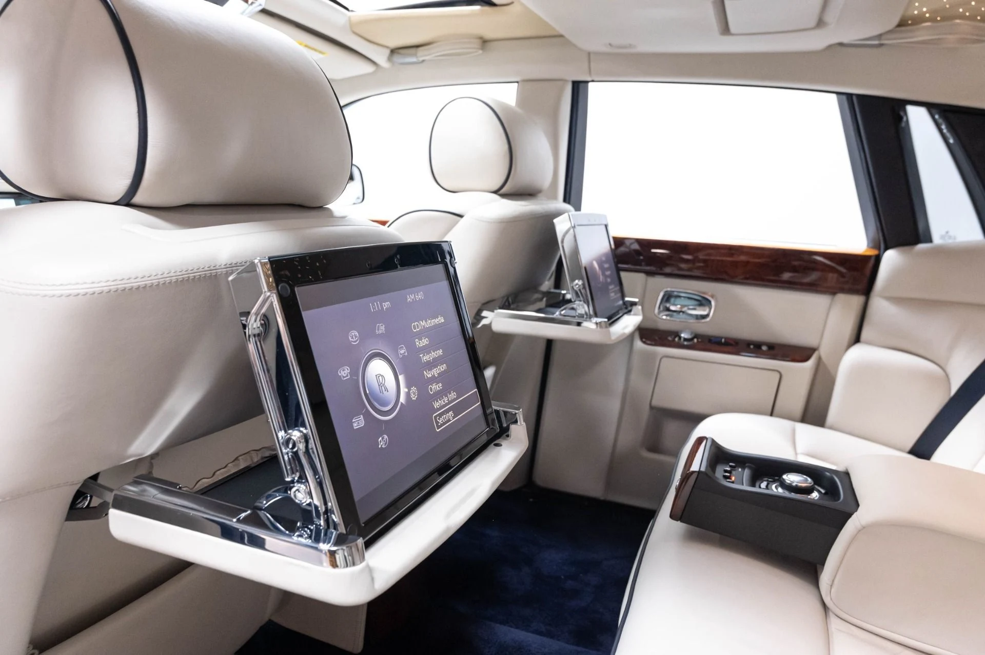 mph068_1509825852_Used_2013_Rolls_Royce_Phantom_1784226914_1997112930