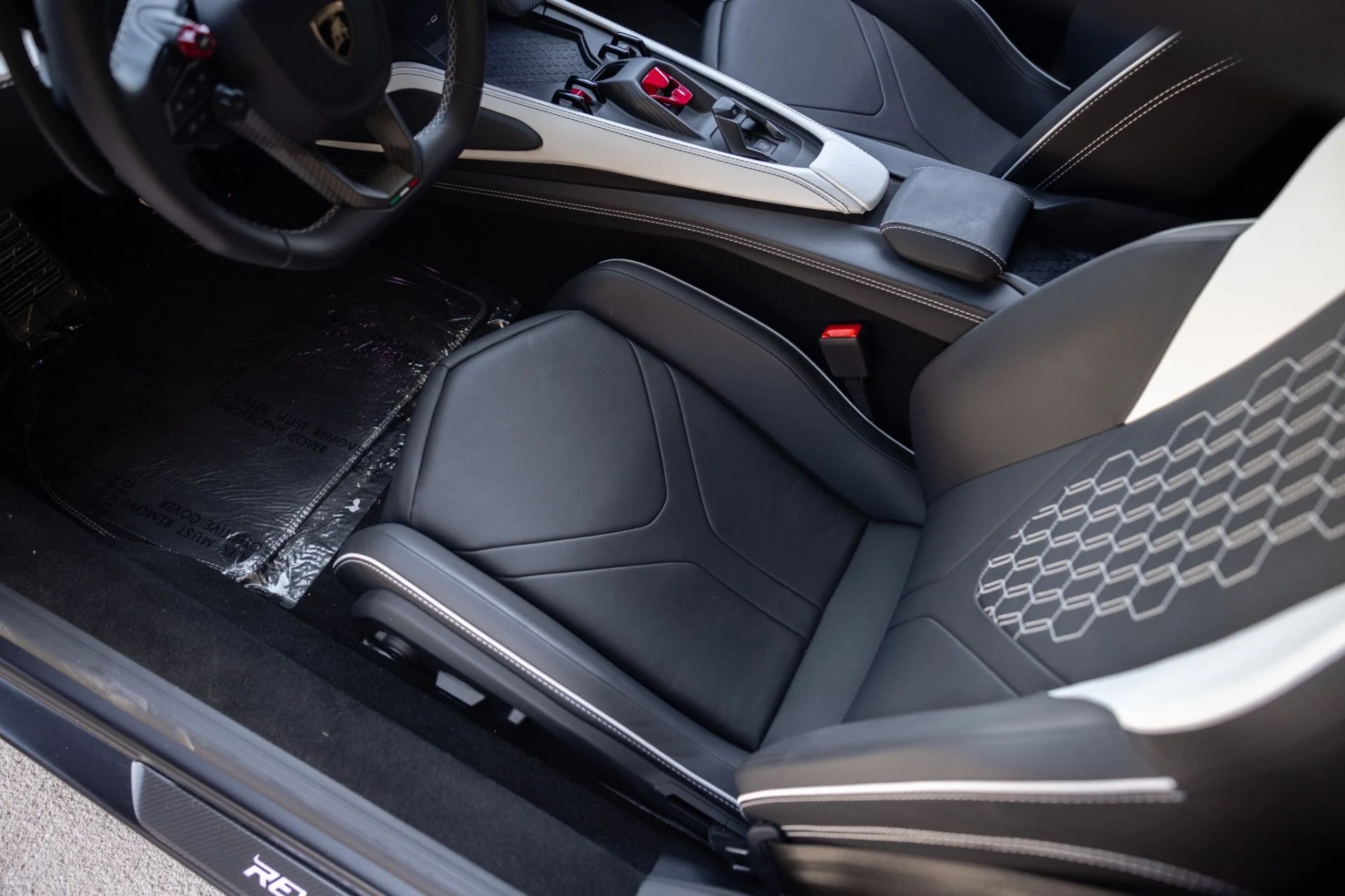 mph068_1512483609_Used_2026_Lamborghini_Revuelto_1788470491_e2bf006afb