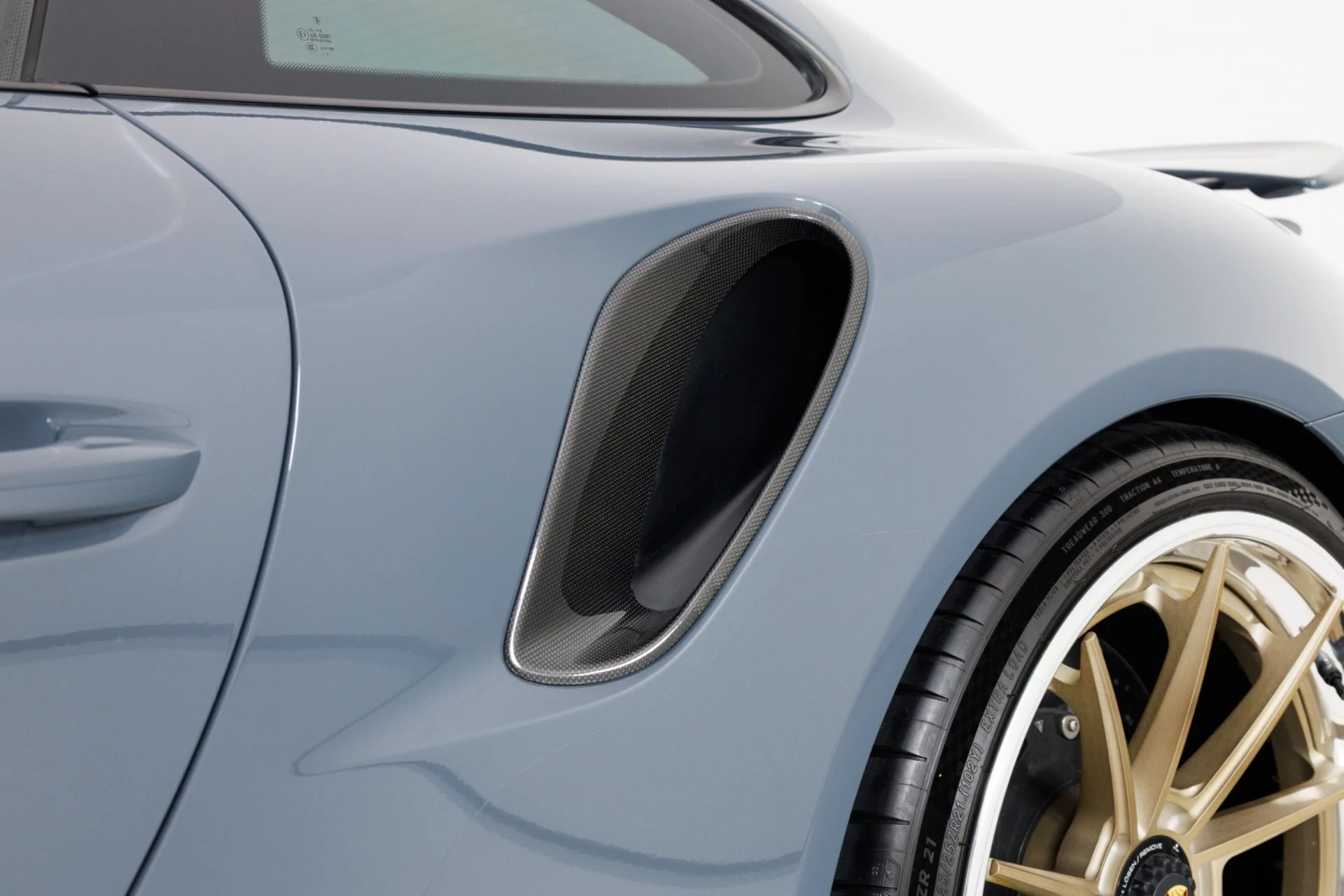 mph068_1519112385_Used_2017_Porsche_911_Turbo_S_1787680363_1e2ed174ef