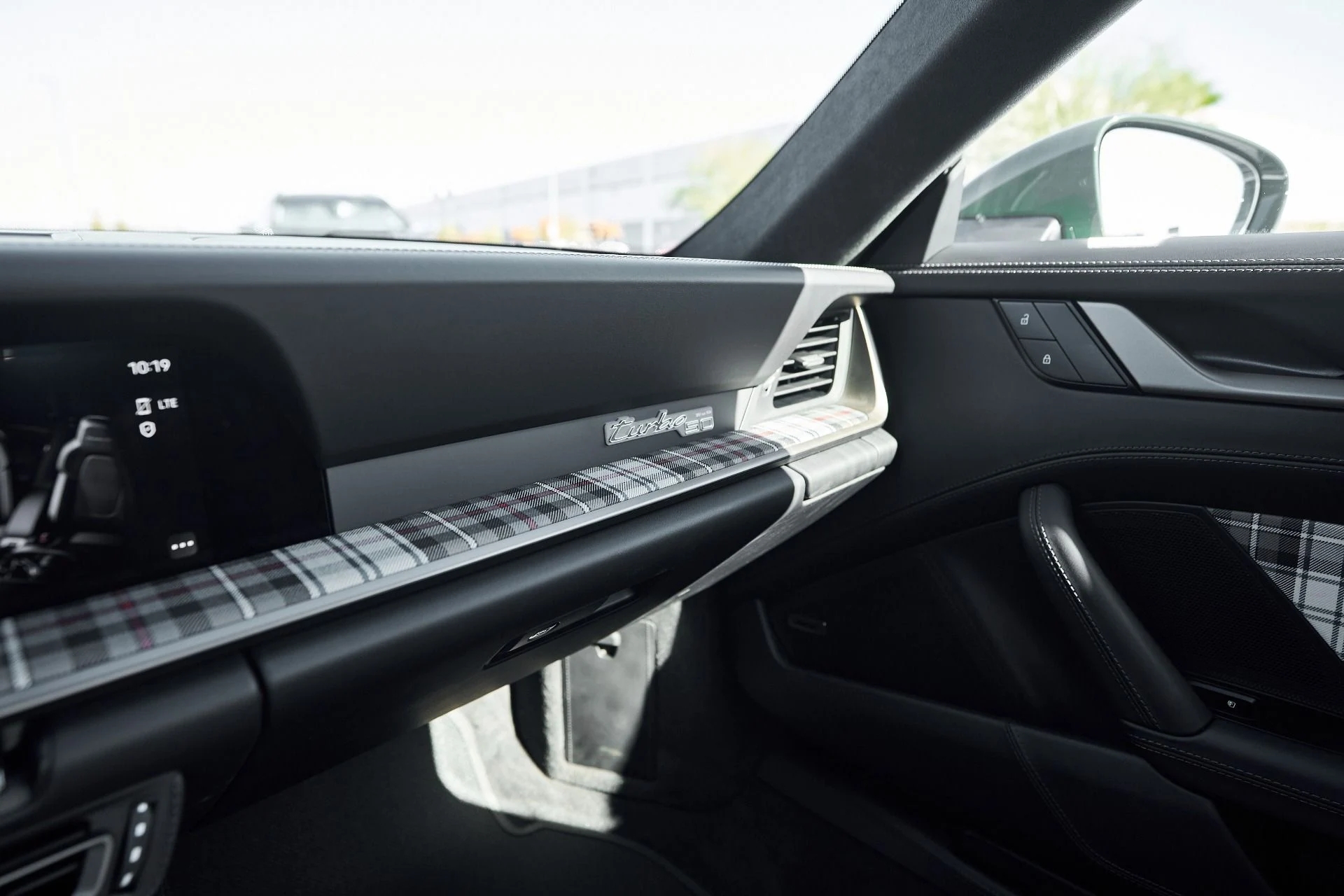 mph068_1522315732_Used_2025_Porsche_911_Turbo_S_1763075493_590614e308