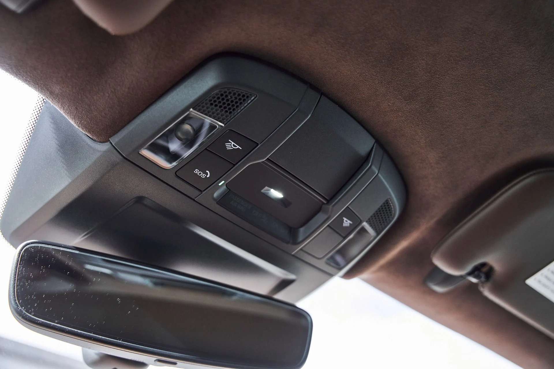 mph068_1523632107_Used_2024_Porsche_911_Turbo_S_1767838798_ccc58a7968