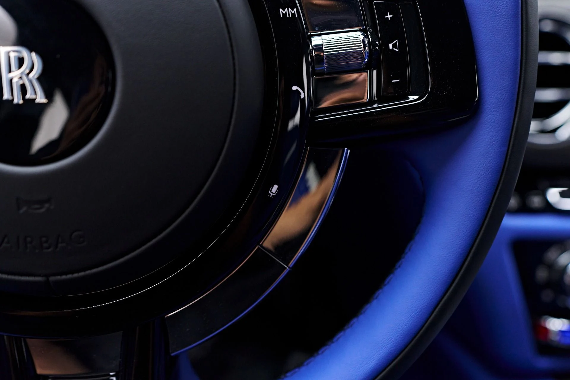 mph068_1586653307_Used_2024_Rolls_Royce_Ghost_Base_1757190862_d7f84bec3c