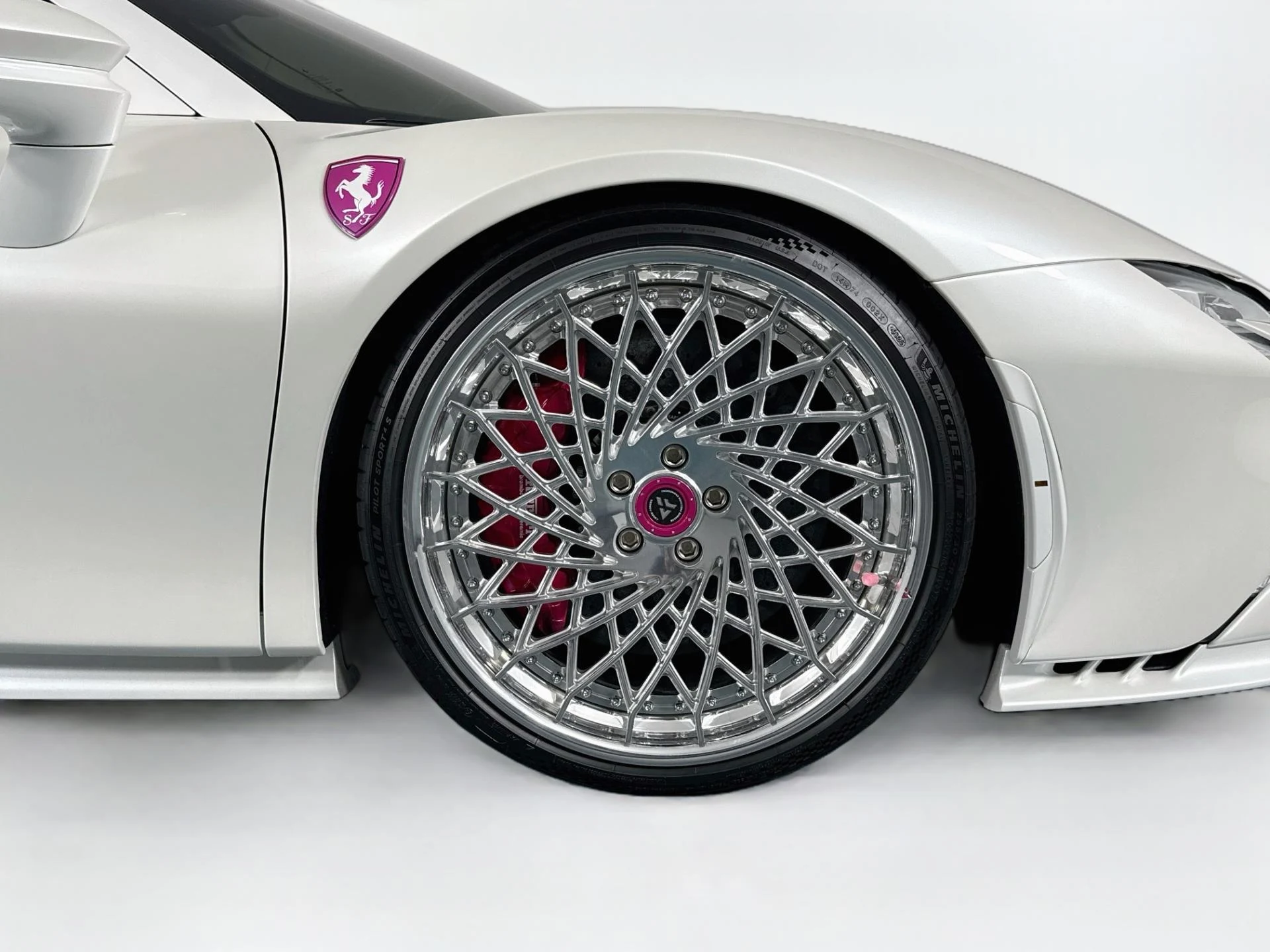 mph068_1606062326_Used_2024_Ferrari_SF_90_Spider_1787784006_cd069a67b1
